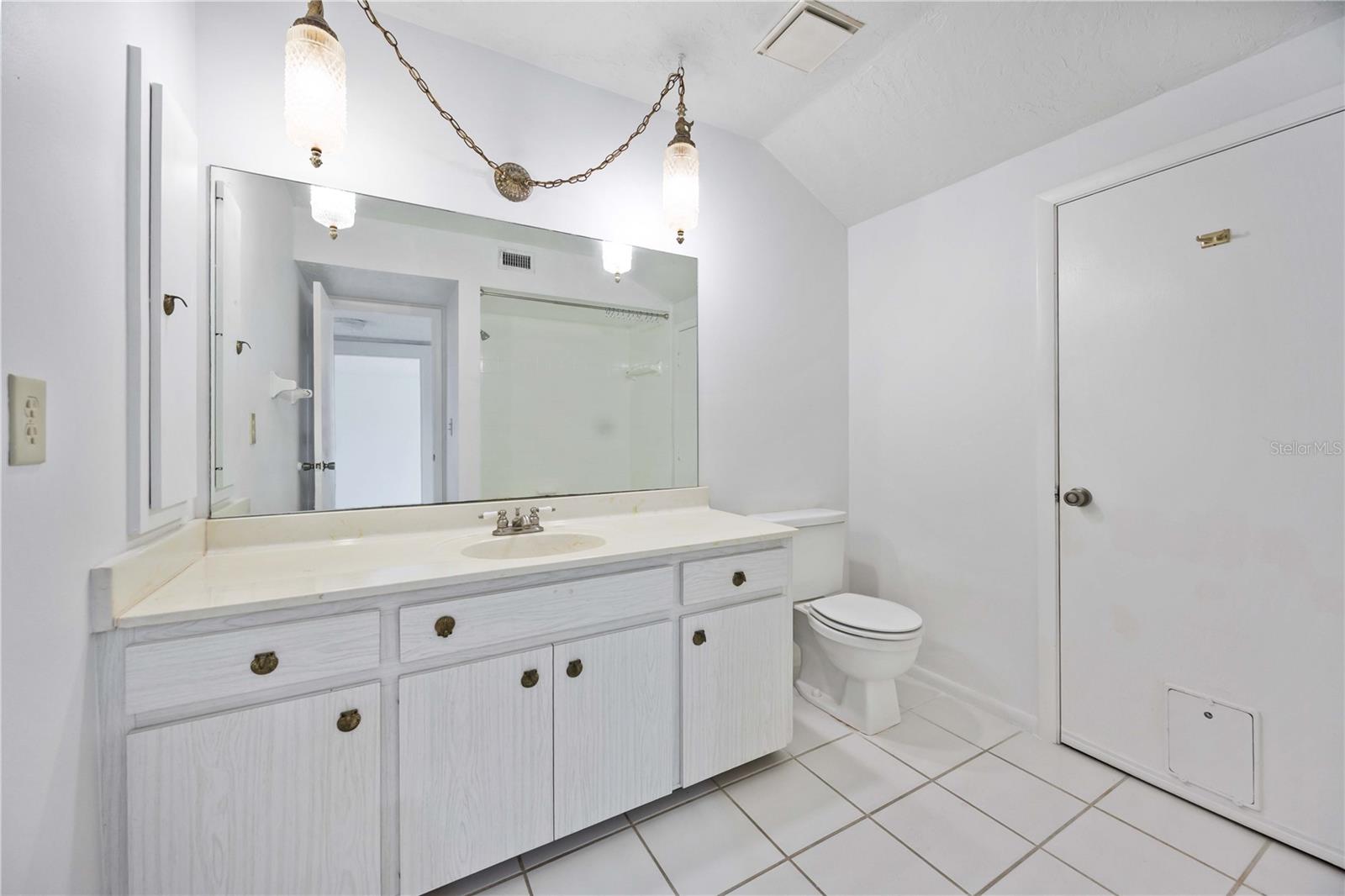 MEADOWLAKE V - Residential