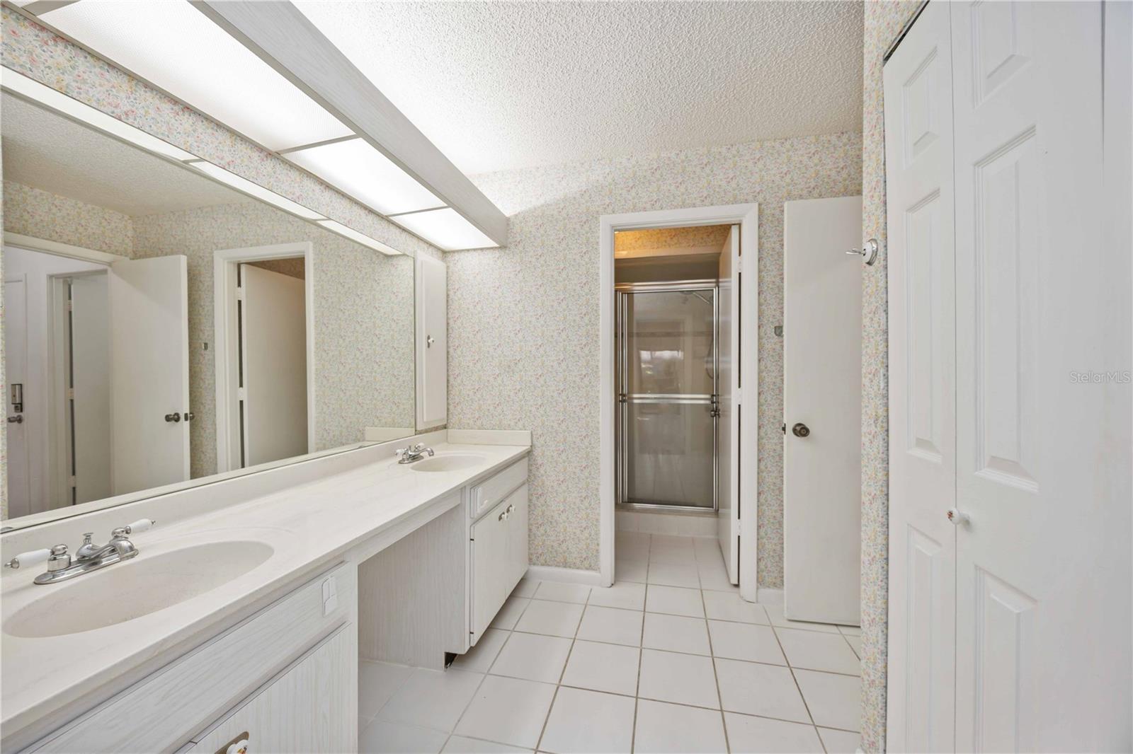 MEADOWLAKE V - Residential