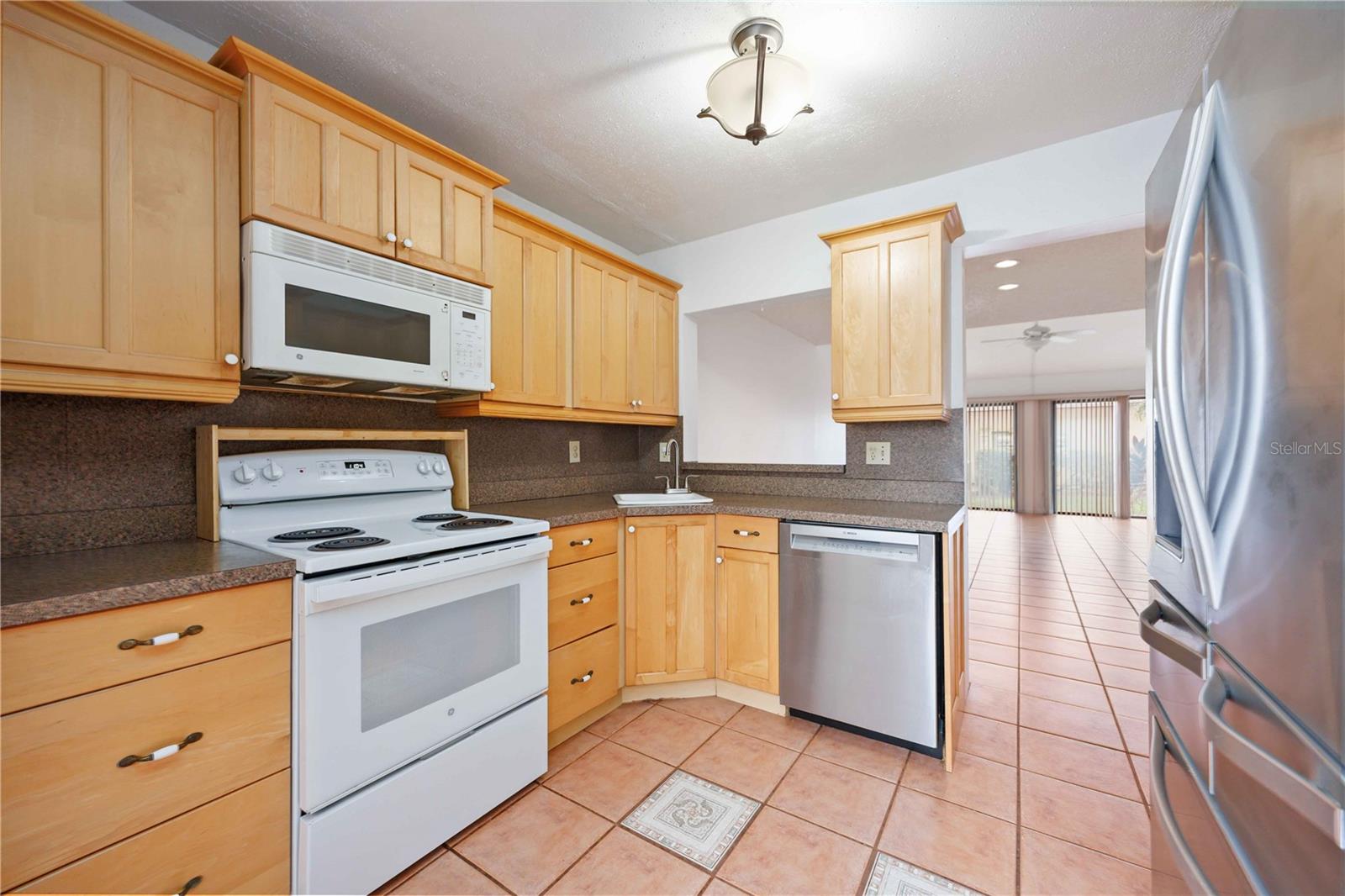MEADOWLAKE V - Residential