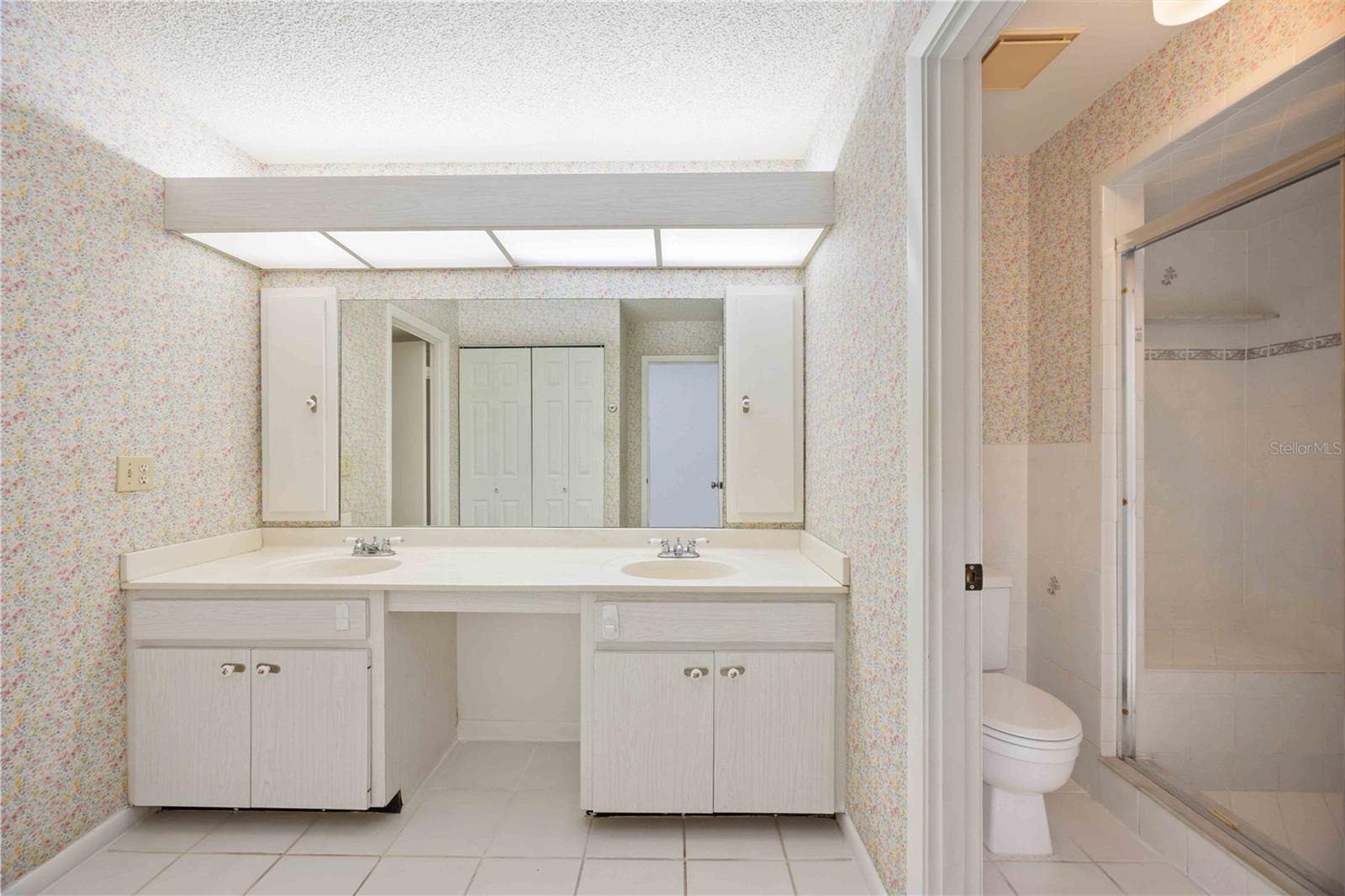 MEADOWLAKE V - Residential