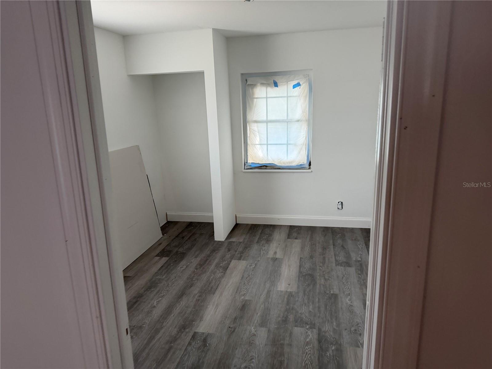 TOWN/BELLEVIEW - Residential Lease