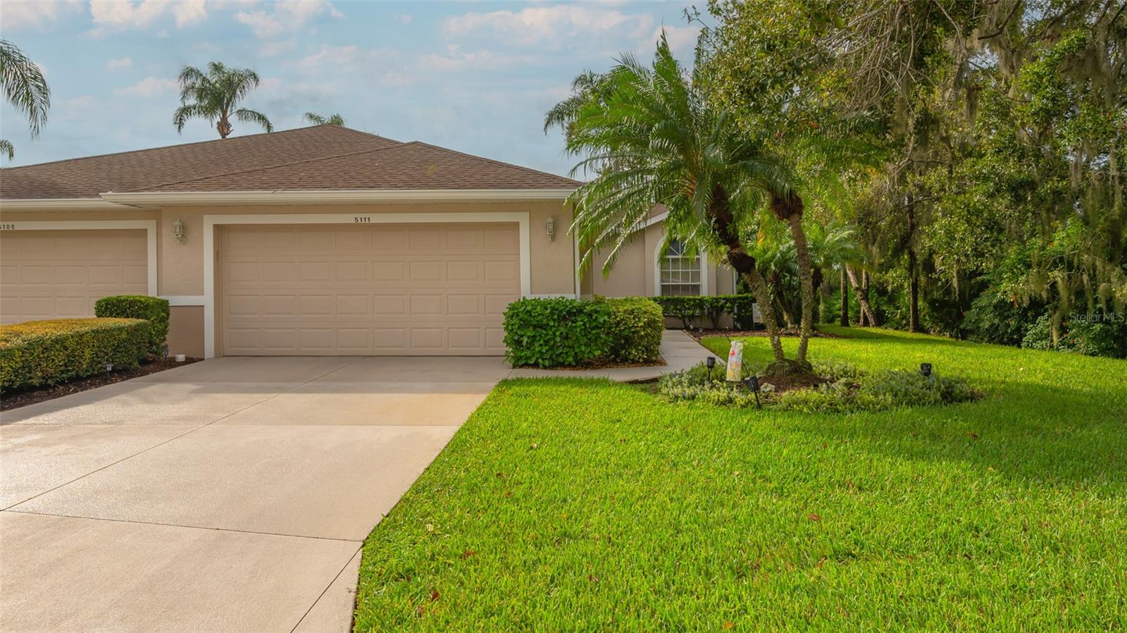 HERITAGE OAKS GOLF & COUNTRY CLUB - Residential