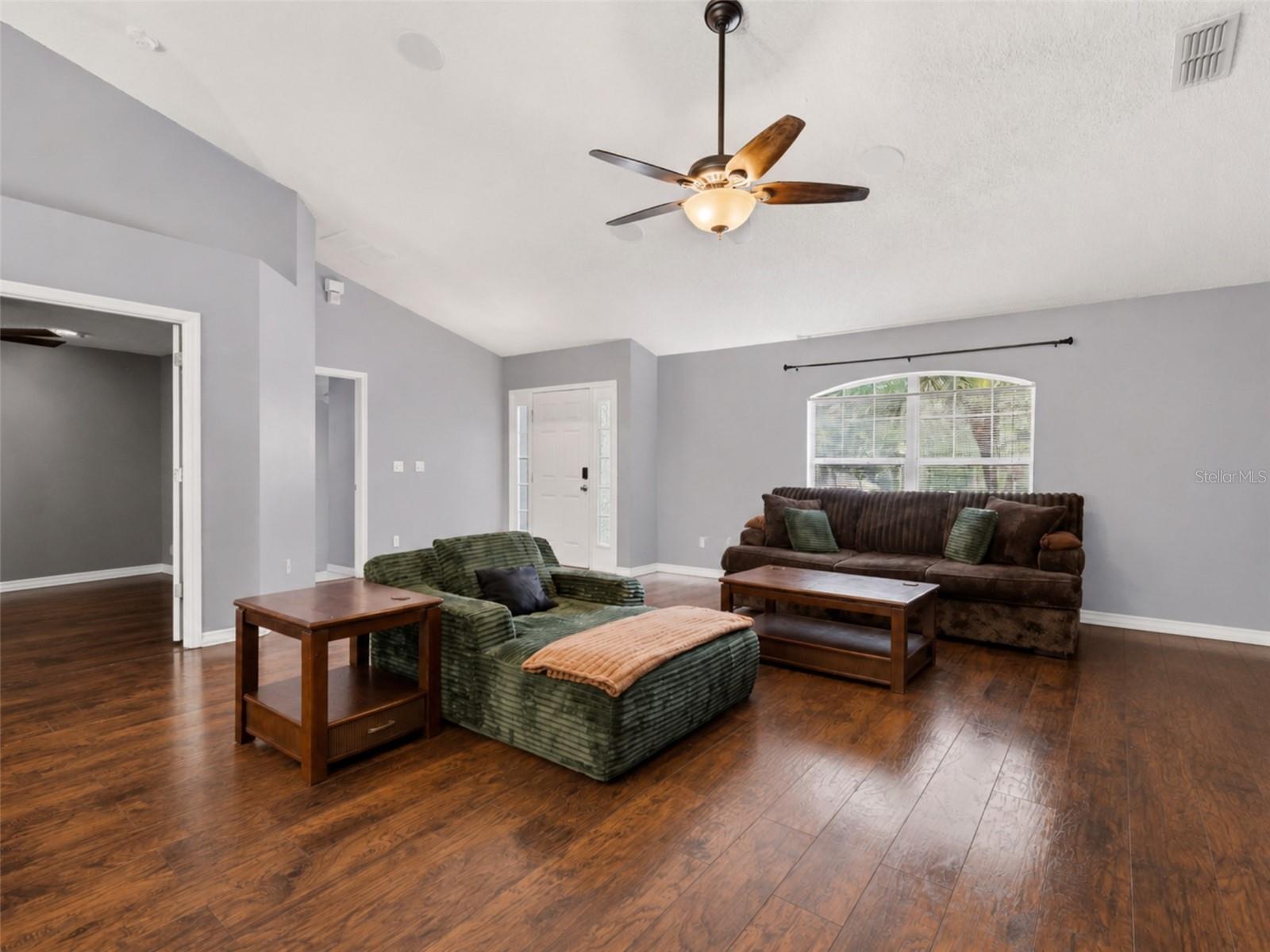 MINNEOLA OAK VALLEY PH 02 LT 262 PB 50 - Residential