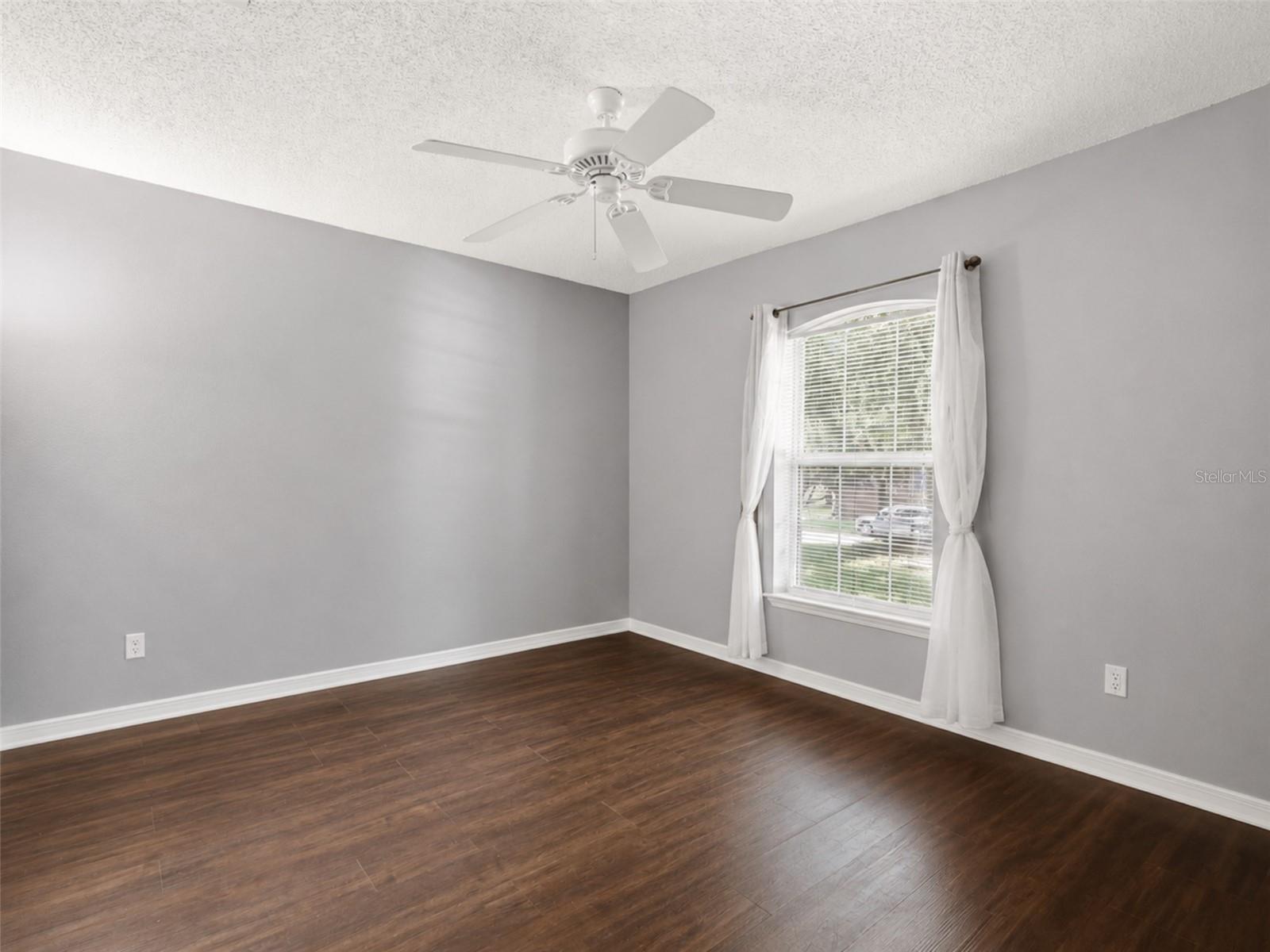 MINNEOLA OAK VALLEY PH 02 LT 262 PB 50 - Residential