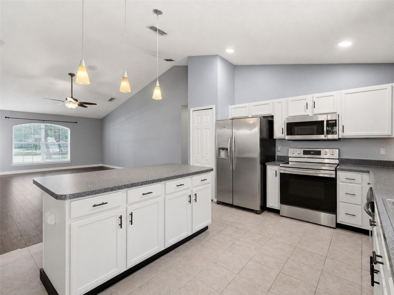 MINNEOLA OAK VALLEY PH 02 LT 262 PB 50 - Residential