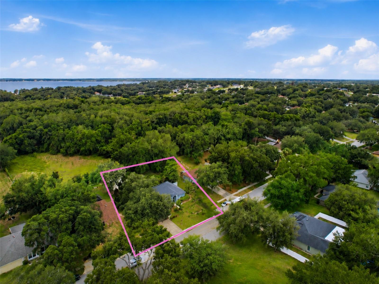 MINNEOLA OAK VALLEY PH 02 LT 262 PB 50 - Residential