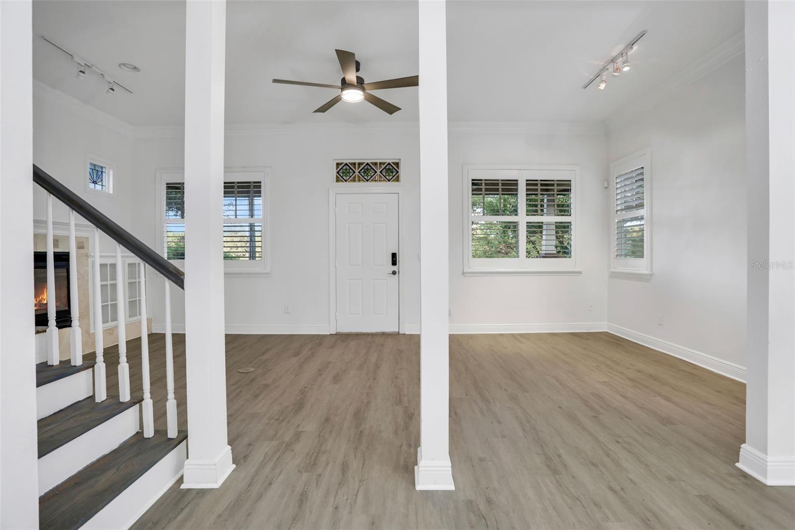 LAKE LAWSONA PLACE - Residential Lease