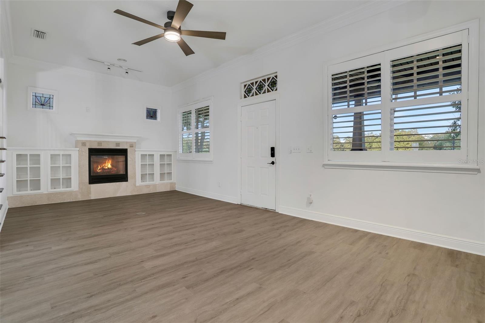 LAKE LAWSONA PLACE - Residential Lease