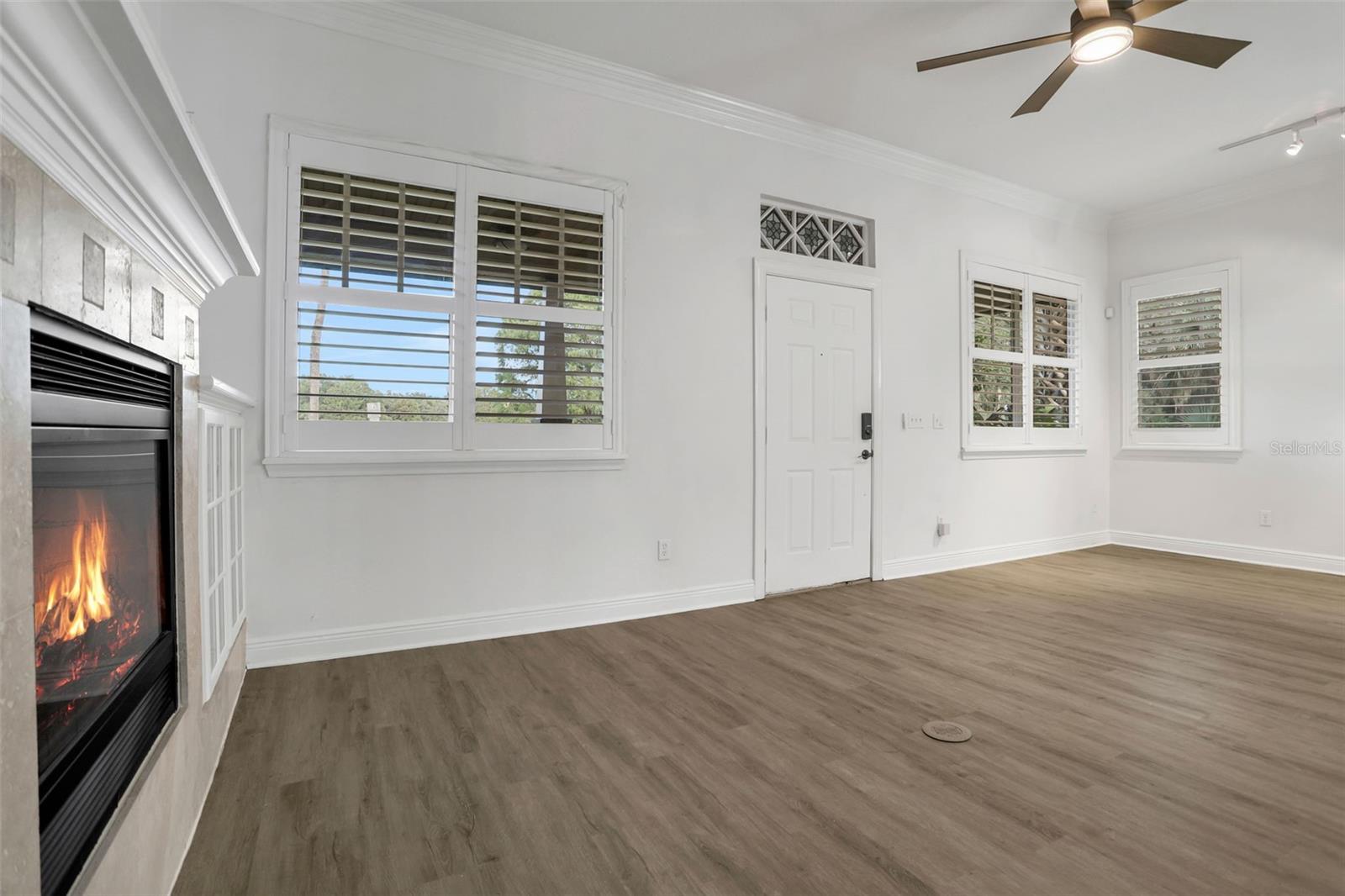 LAKE LAWSONA PLACE - Residential Lease