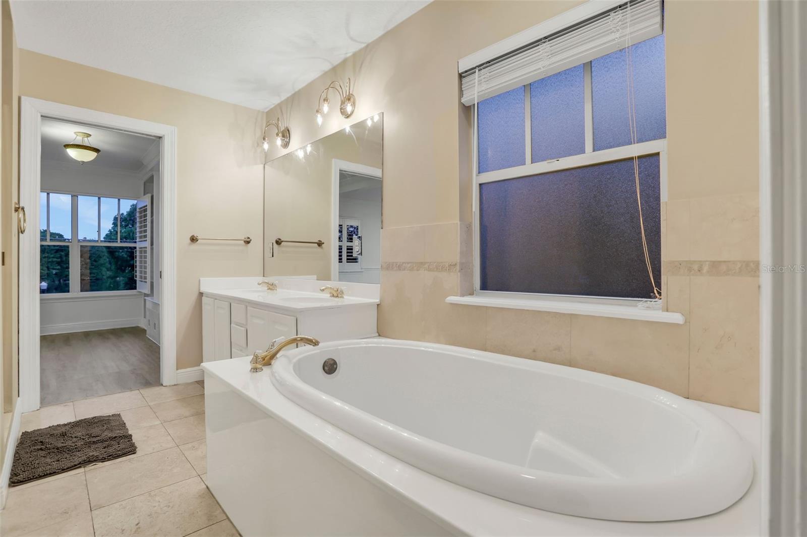 LAKE LAWSONA PLACE - Residential Lease