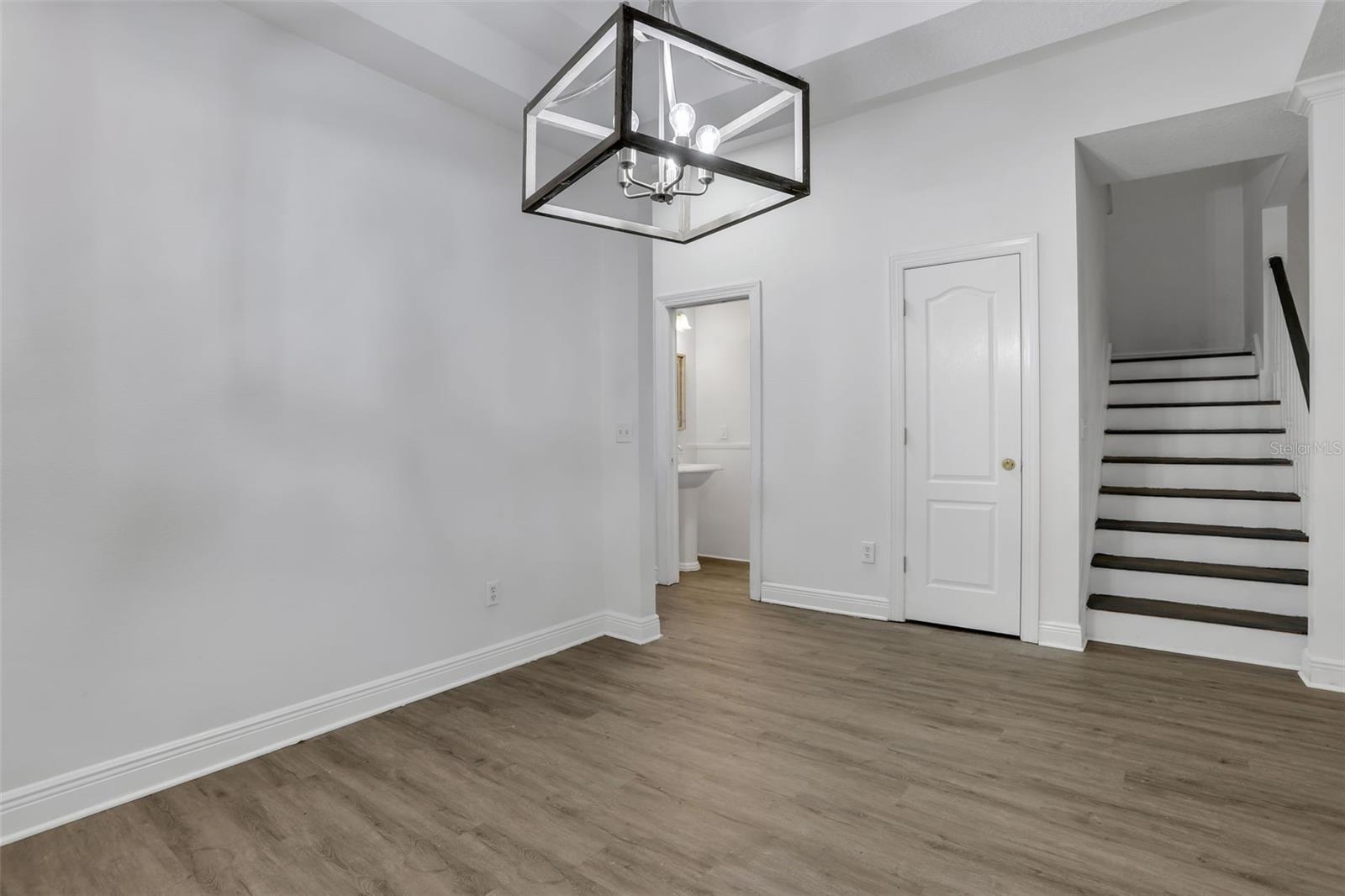 LAKE LAWSONA PLACE - Residential Lease