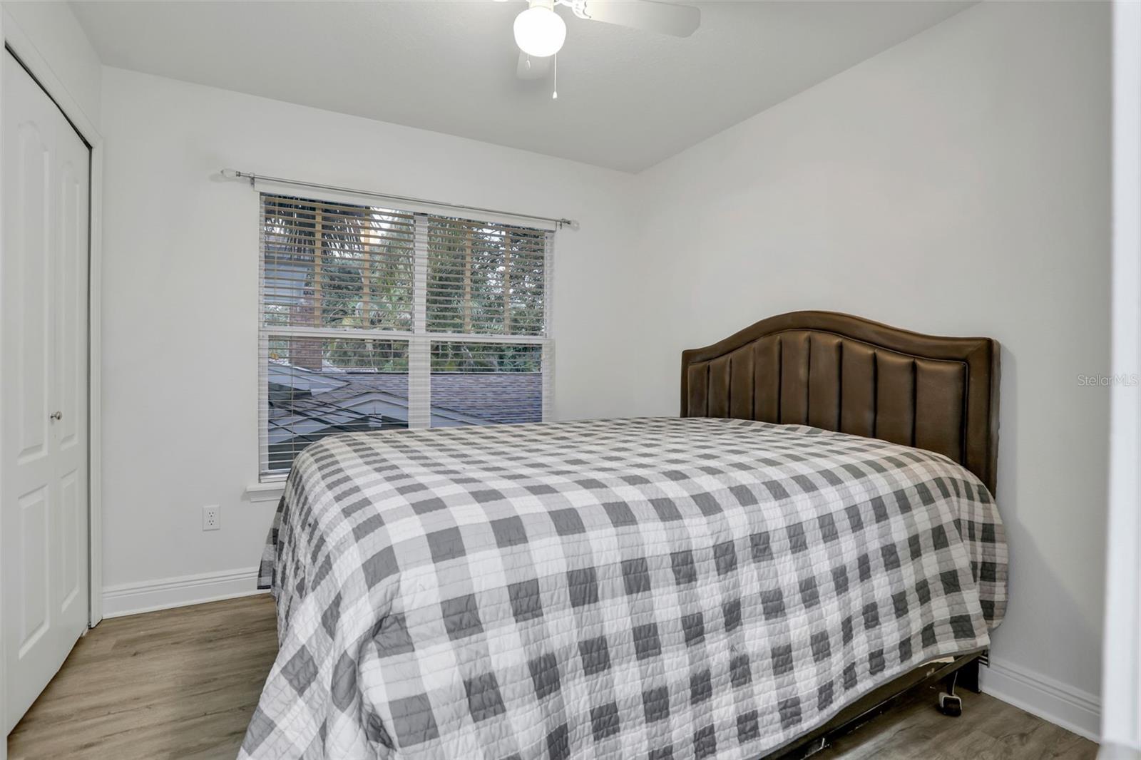 LAKE LAWSONA PLACE - Residential Lease
