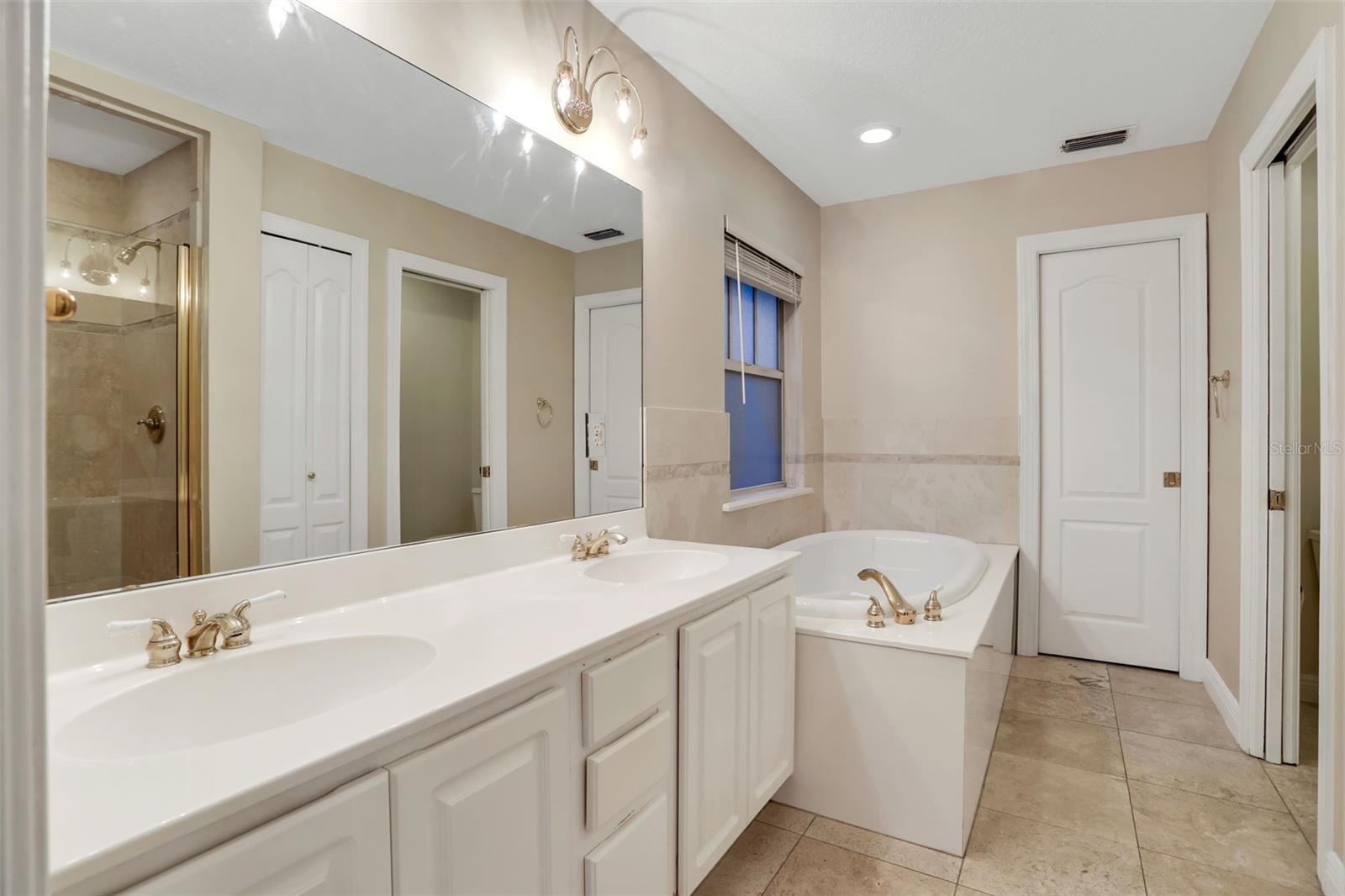LAKE LAWSONA PLACE - Residential Lease