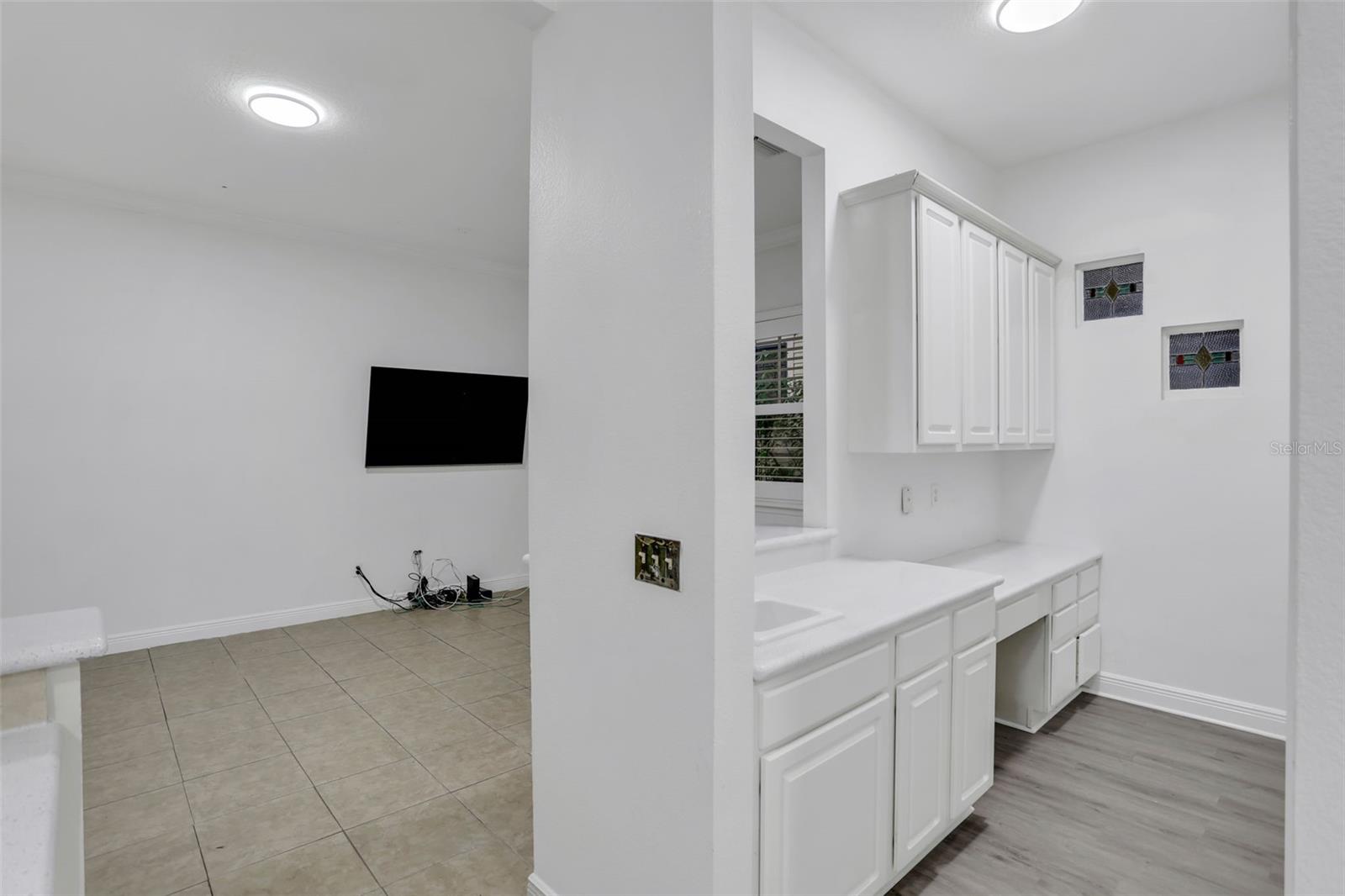 LAKE LAWSONA PLACE - Residential Lease