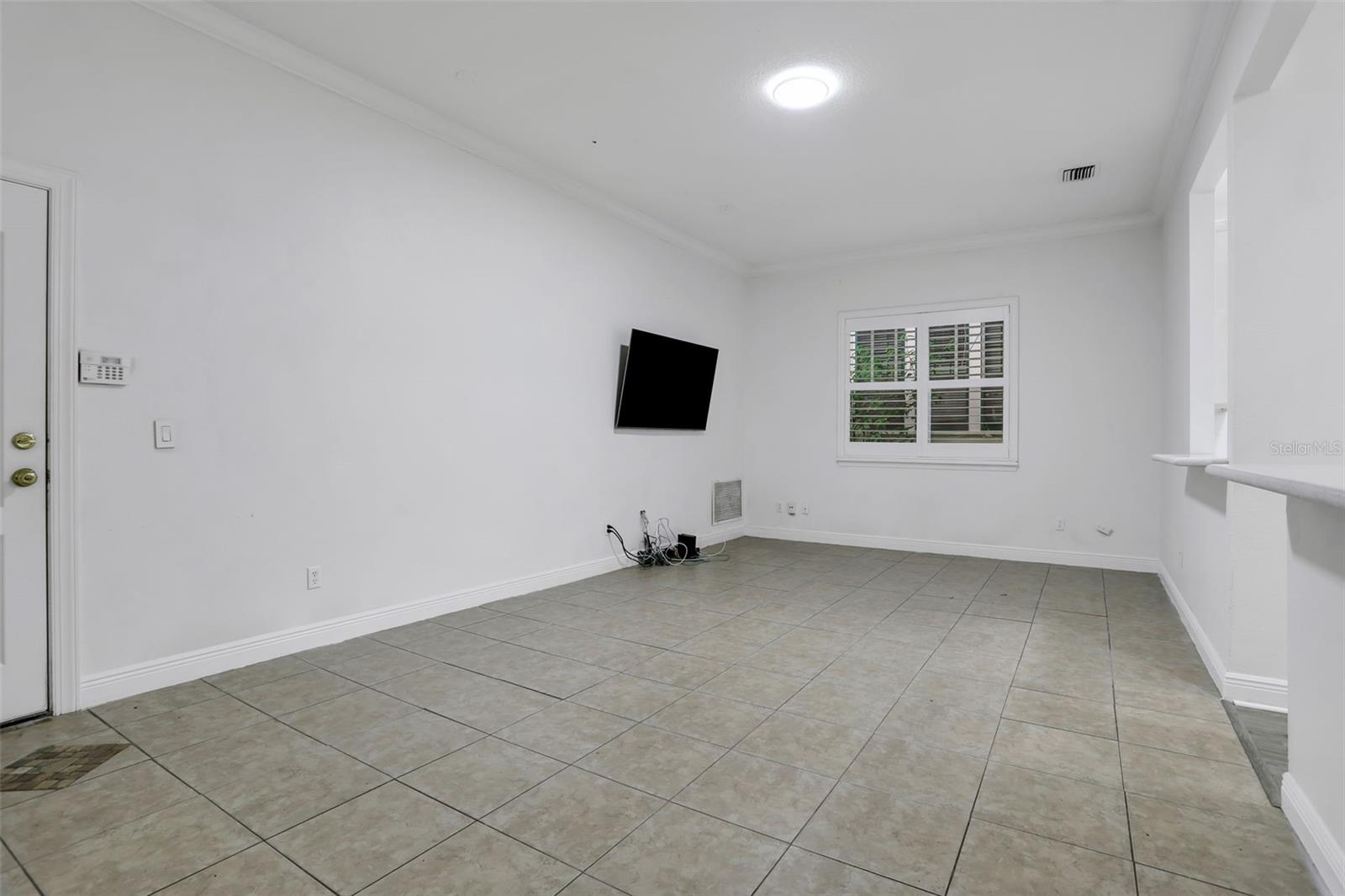 LAKE LAWSONA PLACE - Residential Lease
