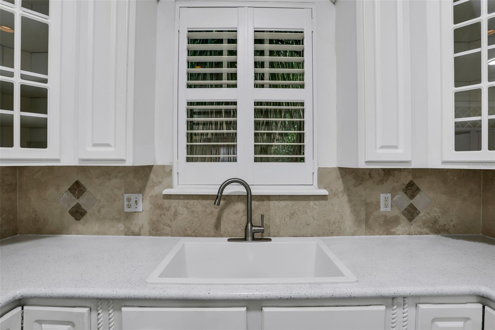 LAKE LAWSONA PLACE - Residential Lease