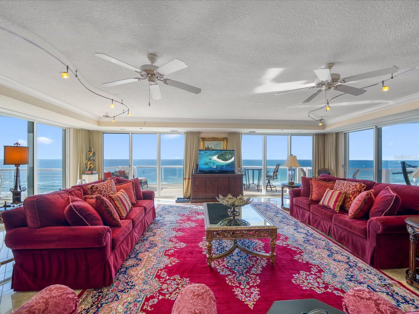 UTOPIA CONDO - Residential