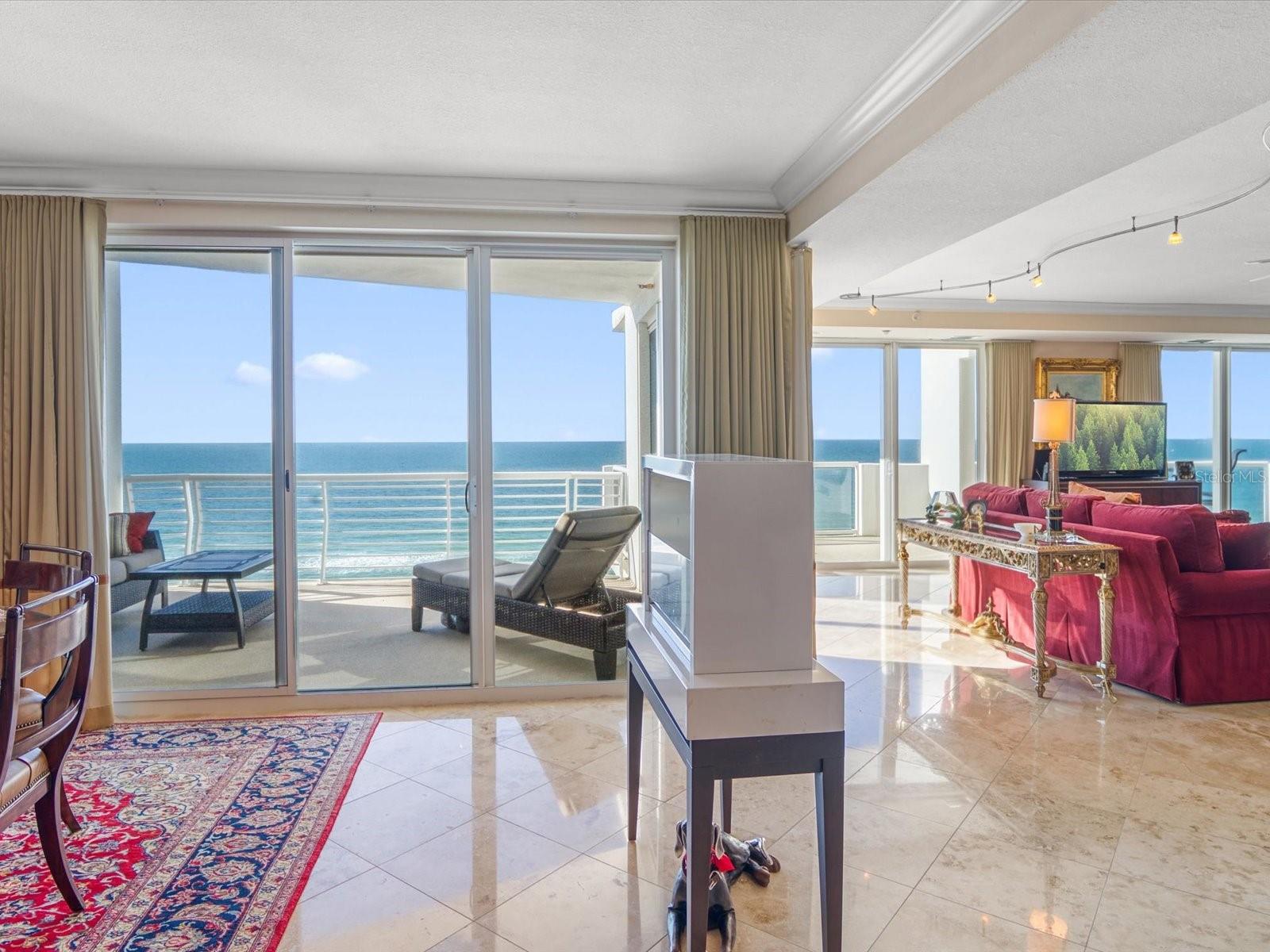UTOPIA CONDO - Residential
