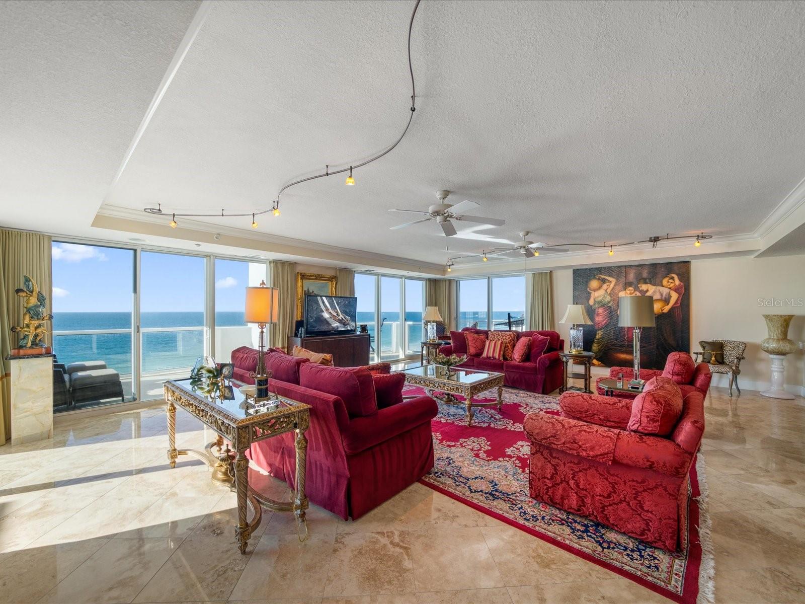 UTOPIA CONDO - Residential