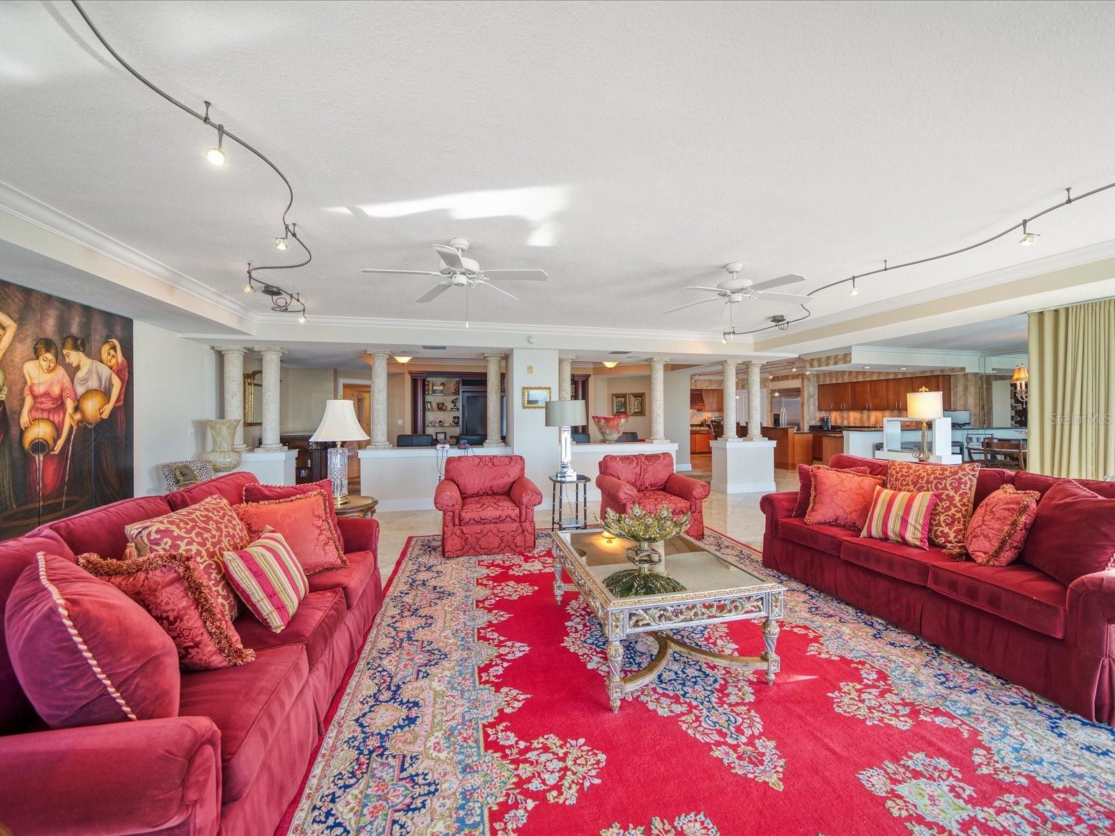 UTOPIA CONDO - Residential