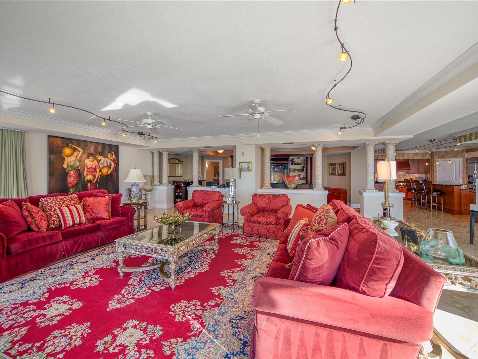 UTOPIA CONDO - Residential
