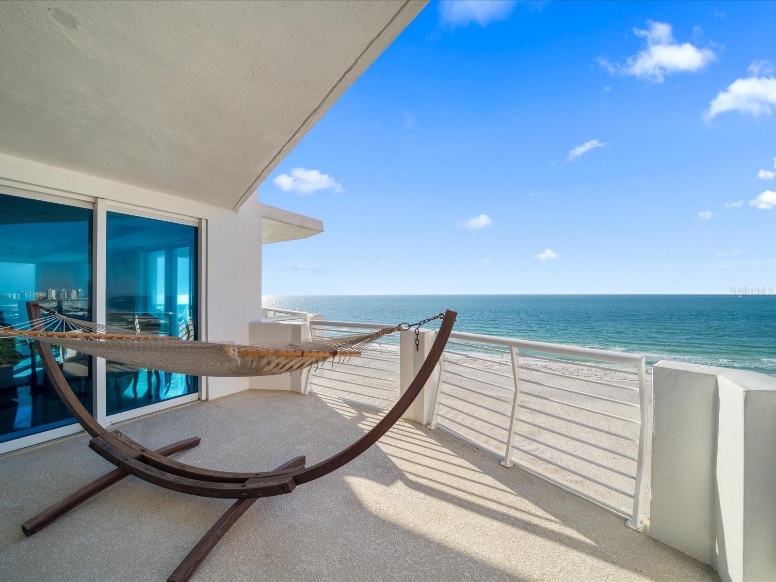 UTOPIA CONDO - Residential