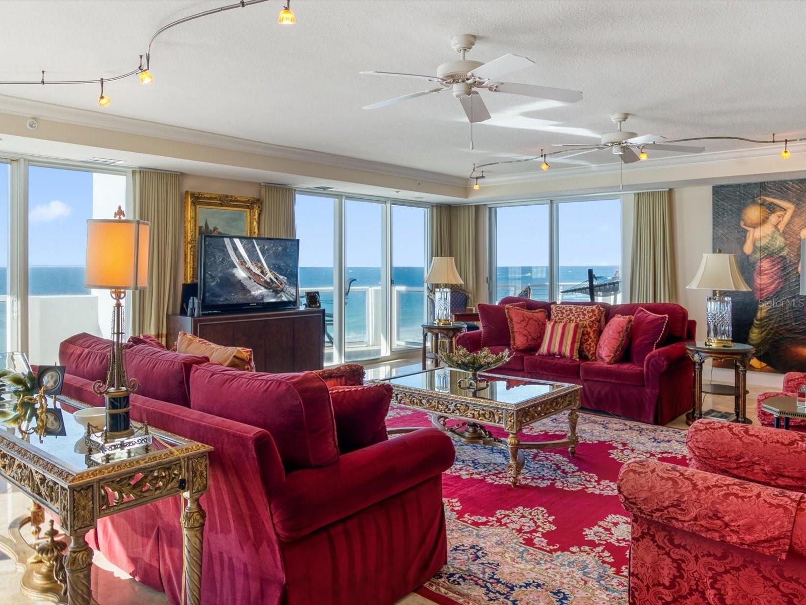 UTOPIA CONDO - Residential