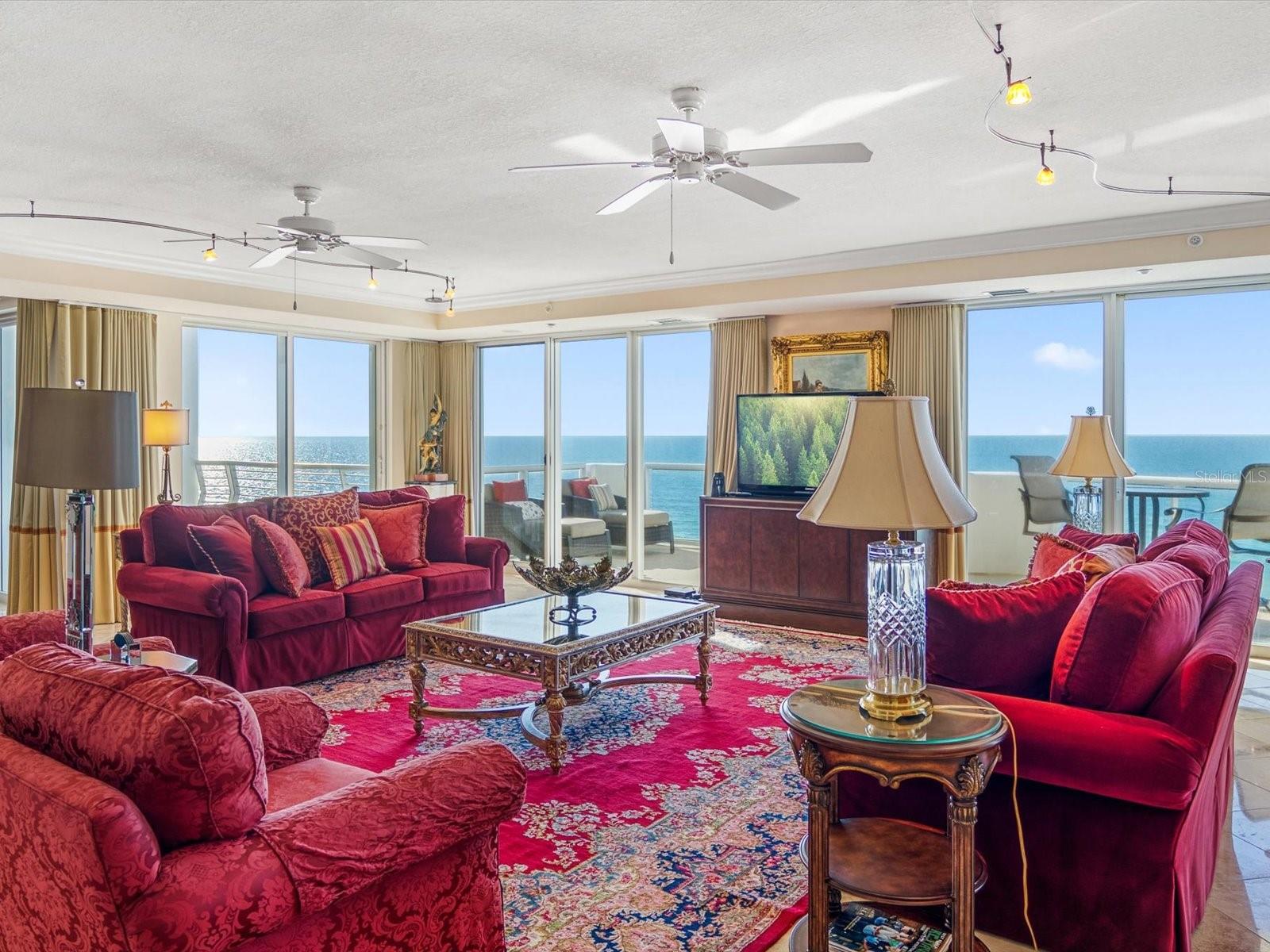 UTOPIA CONDO - Residential