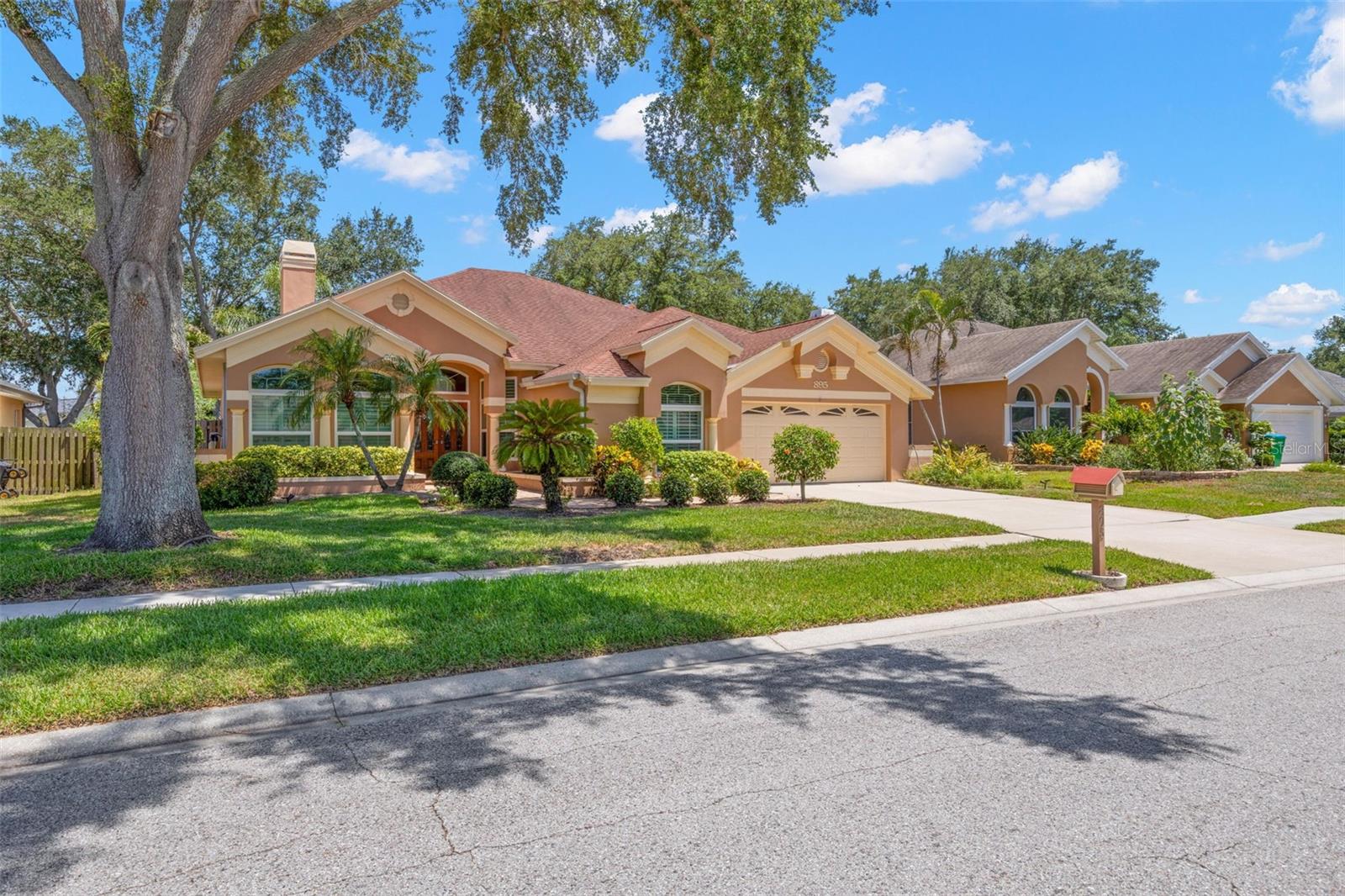 PIPERS MEADOW - Residential
