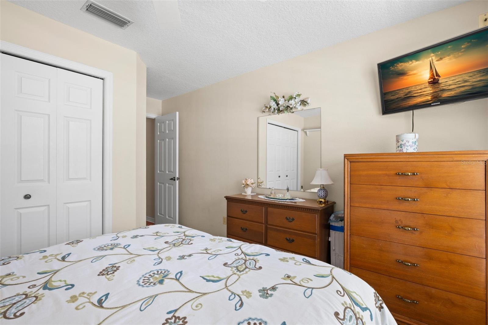 PIPERS MEADOW - Residential