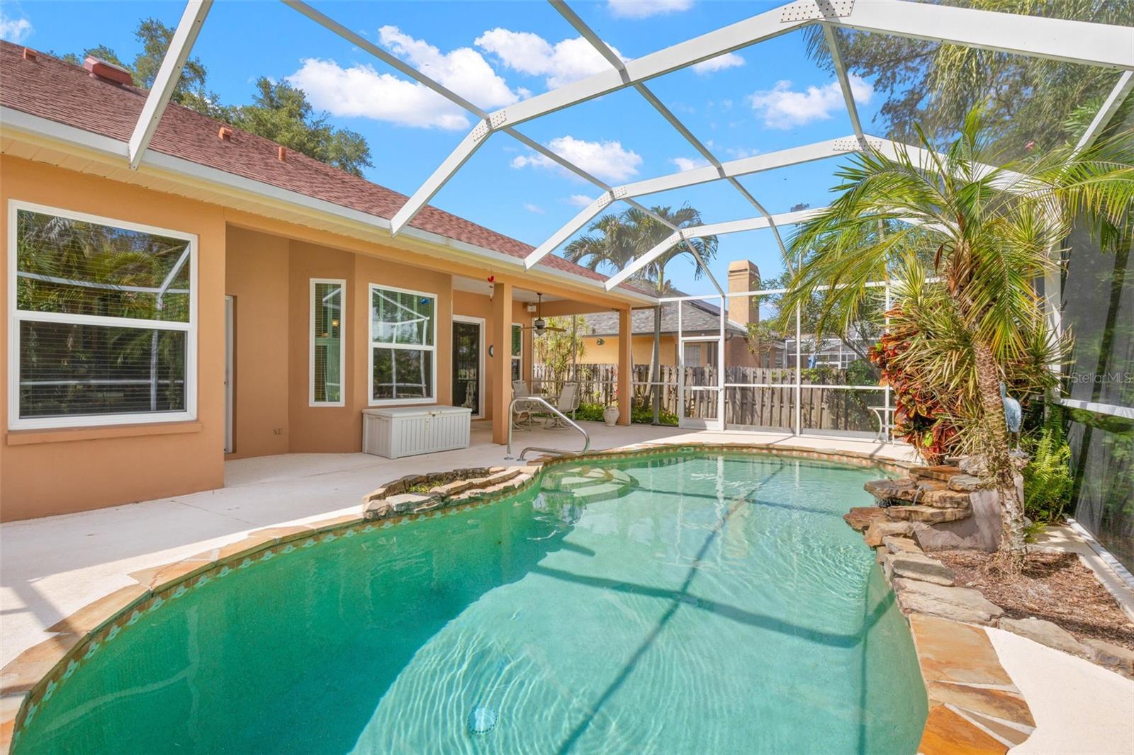 PIPERS MEADOW - Residential