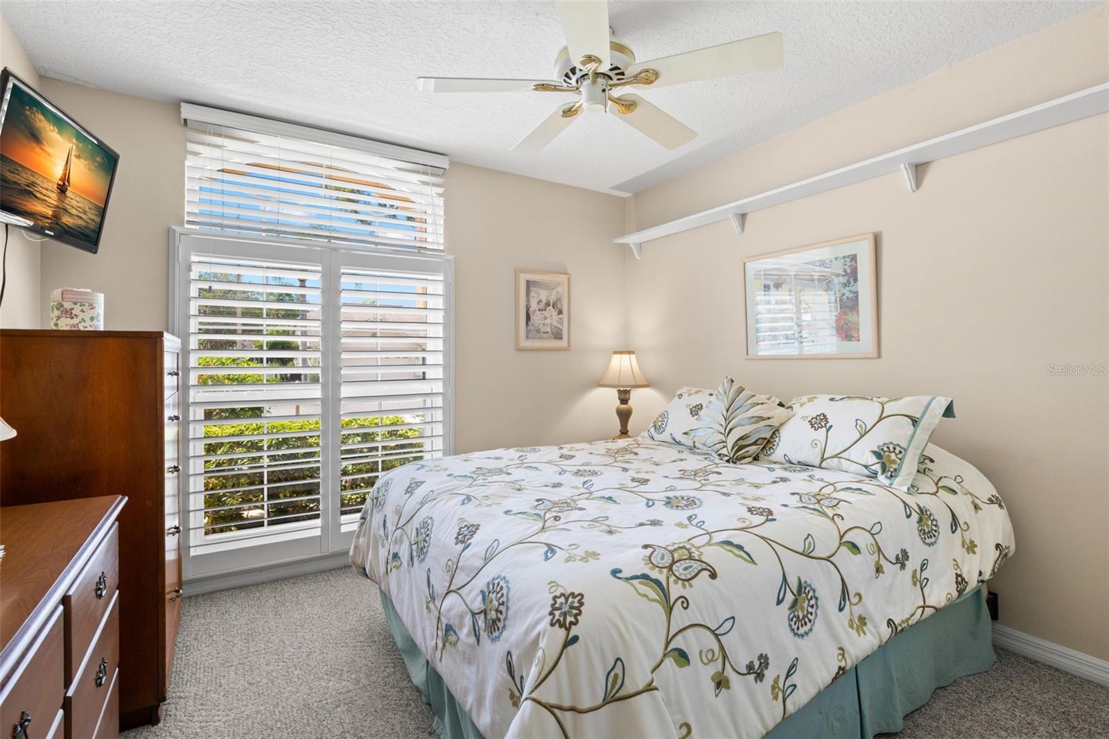 PIPERS MEADOW - Residential