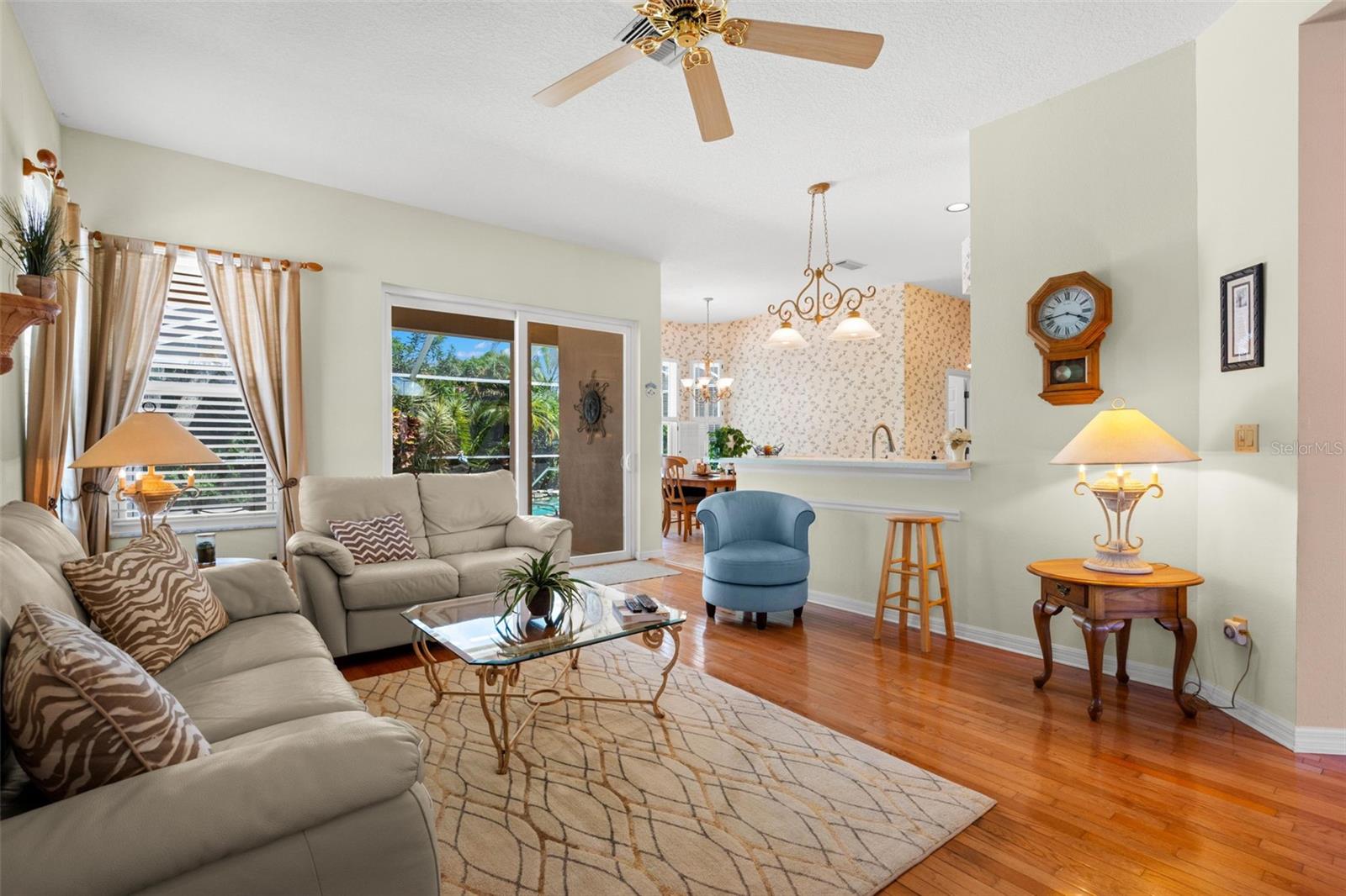 PIPERS MEADOW - Residential