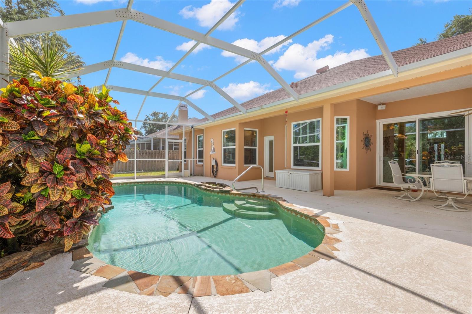 PIPERS MEADOW - Residential