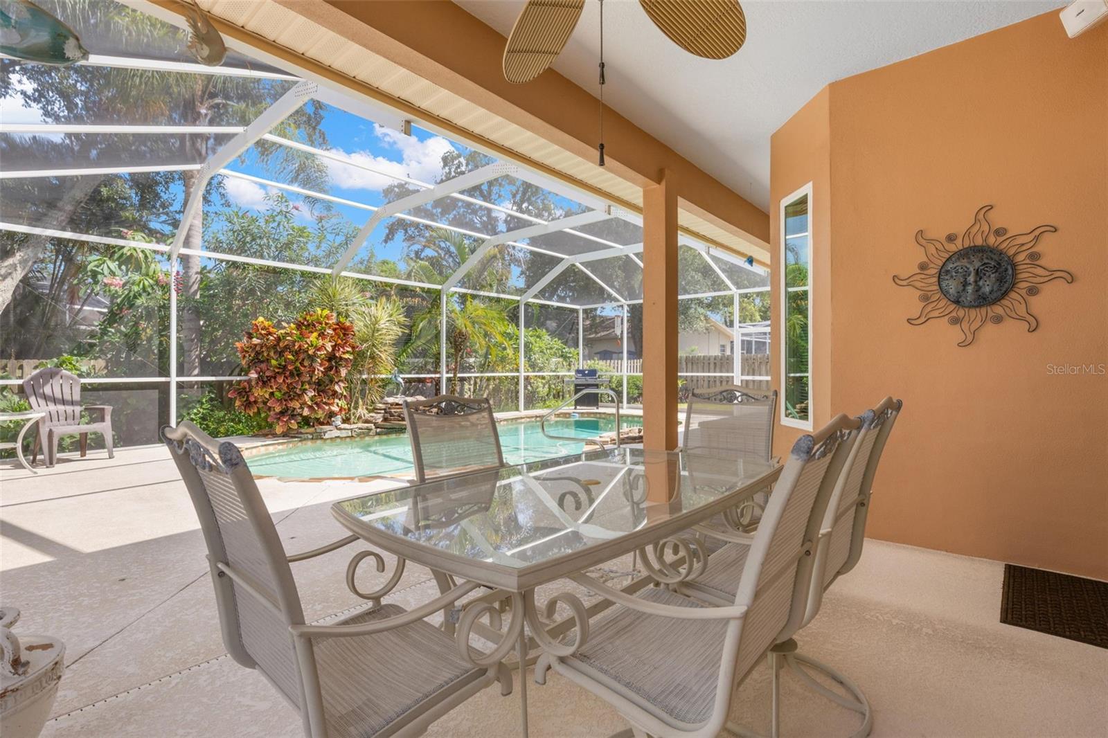 PIPERS MEADOW - Residential