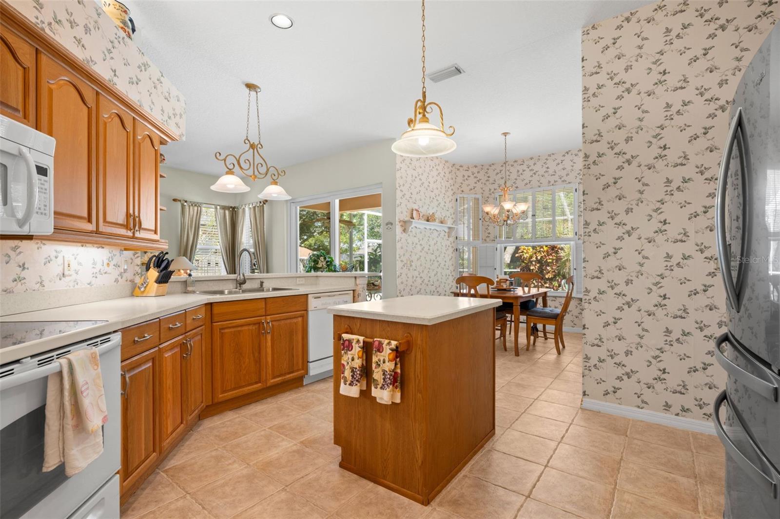 PIPERS MEADOW - Residential