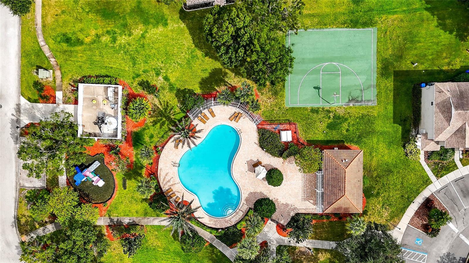 COUNTRY CHASE - Residential