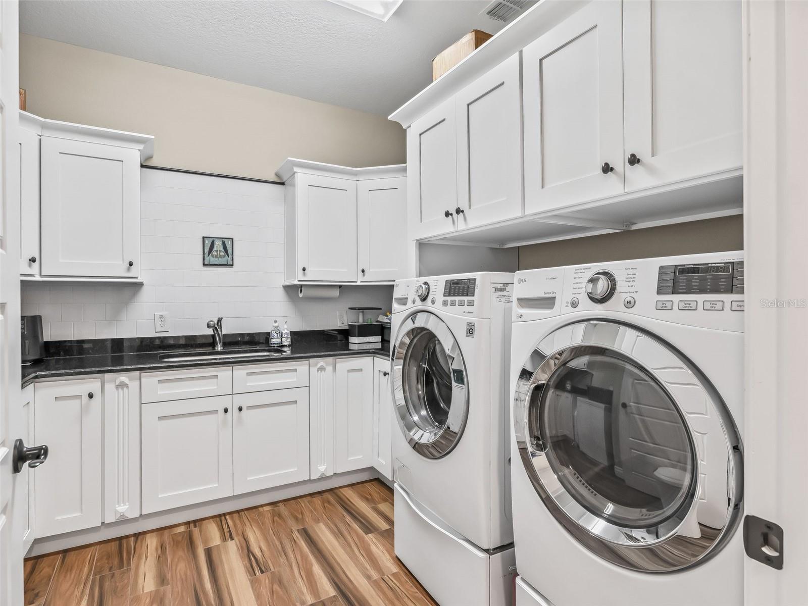 TWIN LAKE RANCHETTES - Residential
