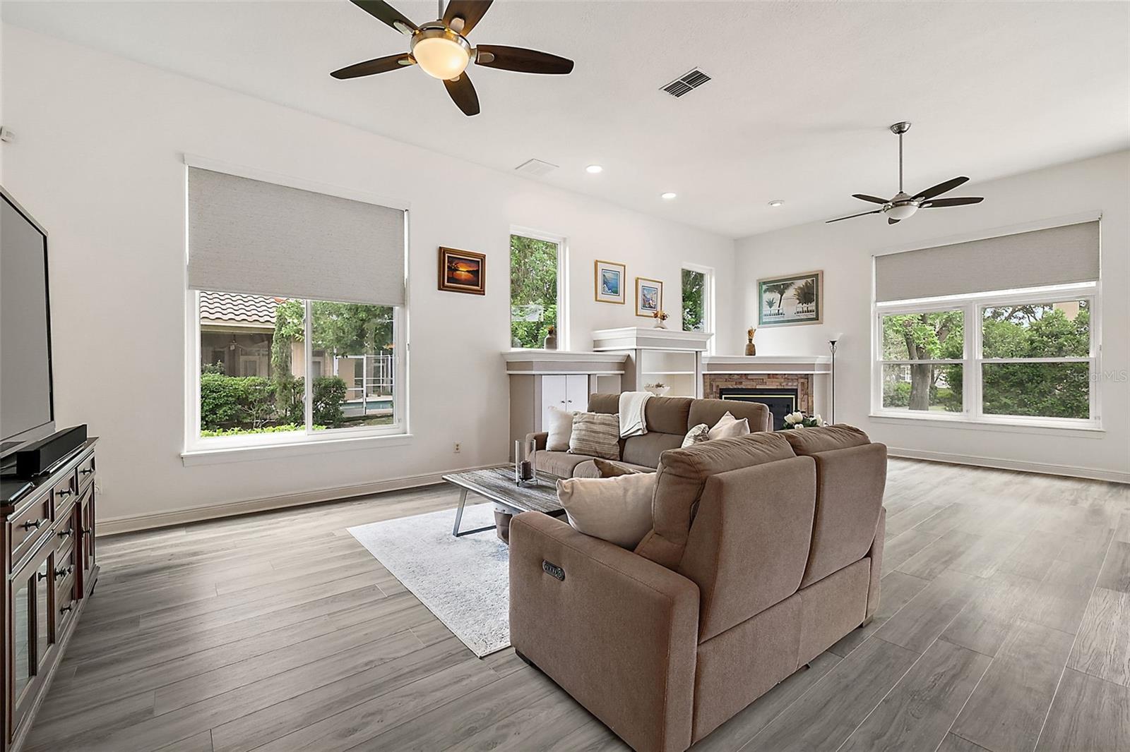BRENTWOOD CLUB PH 02 REP - Residential