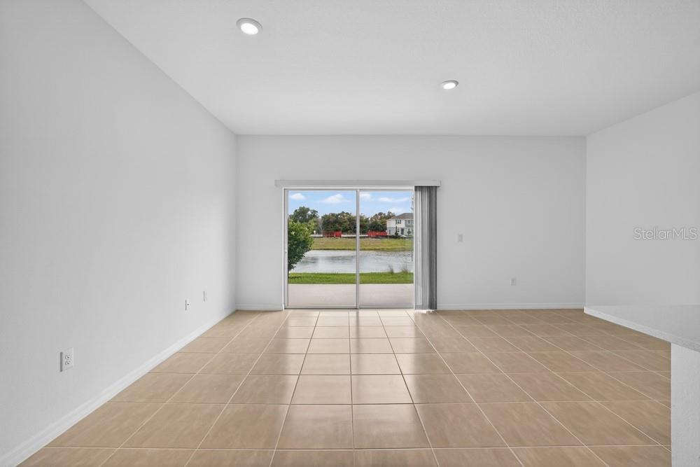 THE TOWNS AT FIRETHORN - Residential