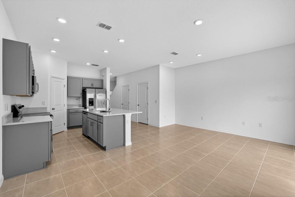 THE TOWNS AT FIRETHORN - Residential