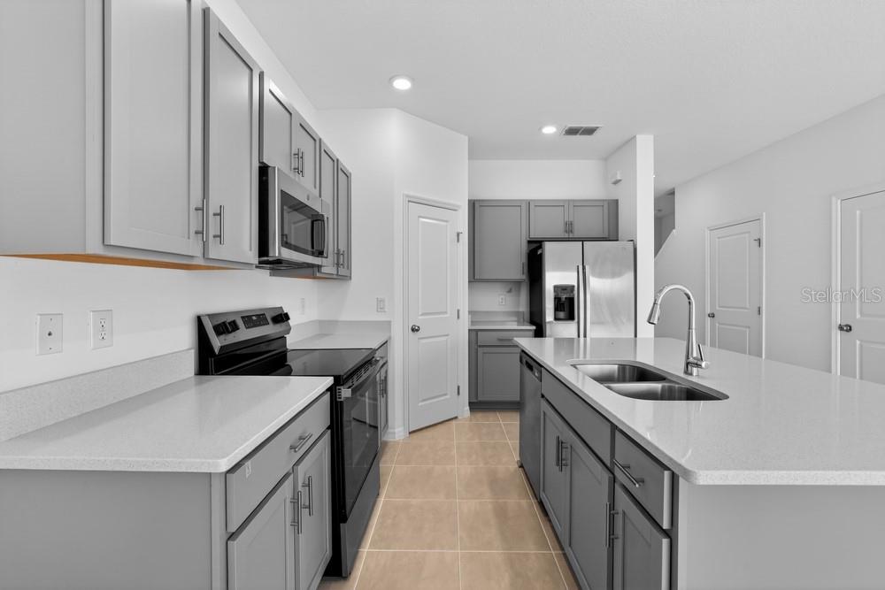 THE TOWNS AT FIRETHORN - Residential
