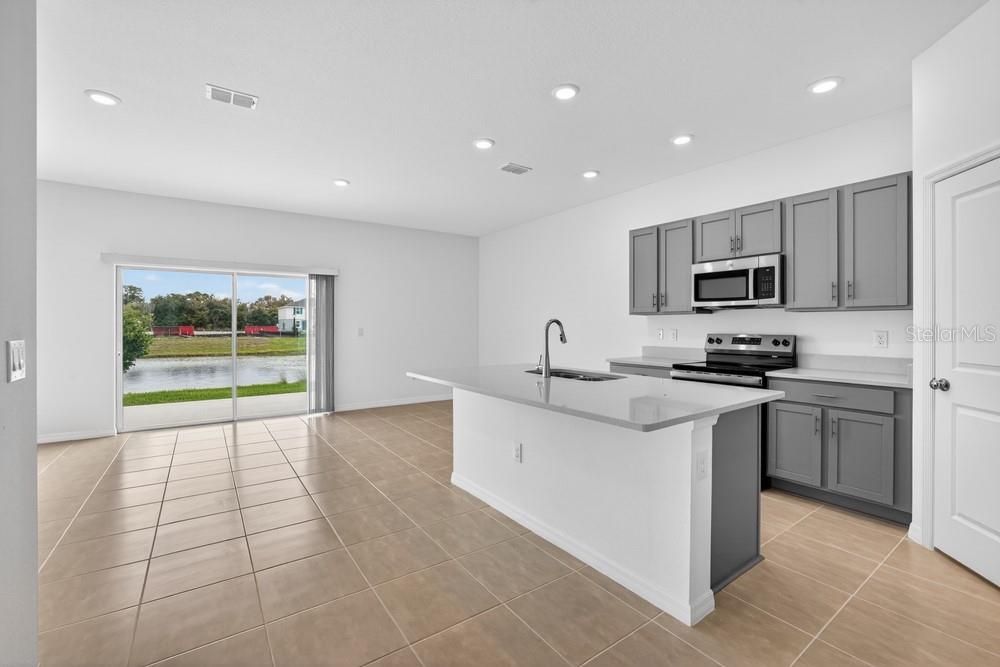THE TOWNS AT FIRETHORN - Residential