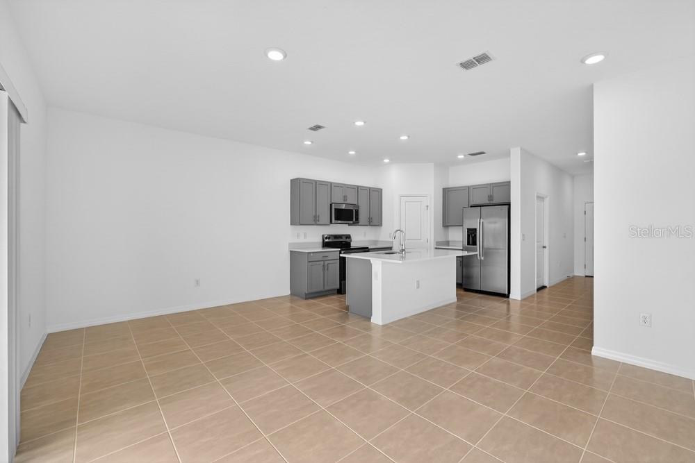 THE TOWNS AT FIRETHORN - Residential