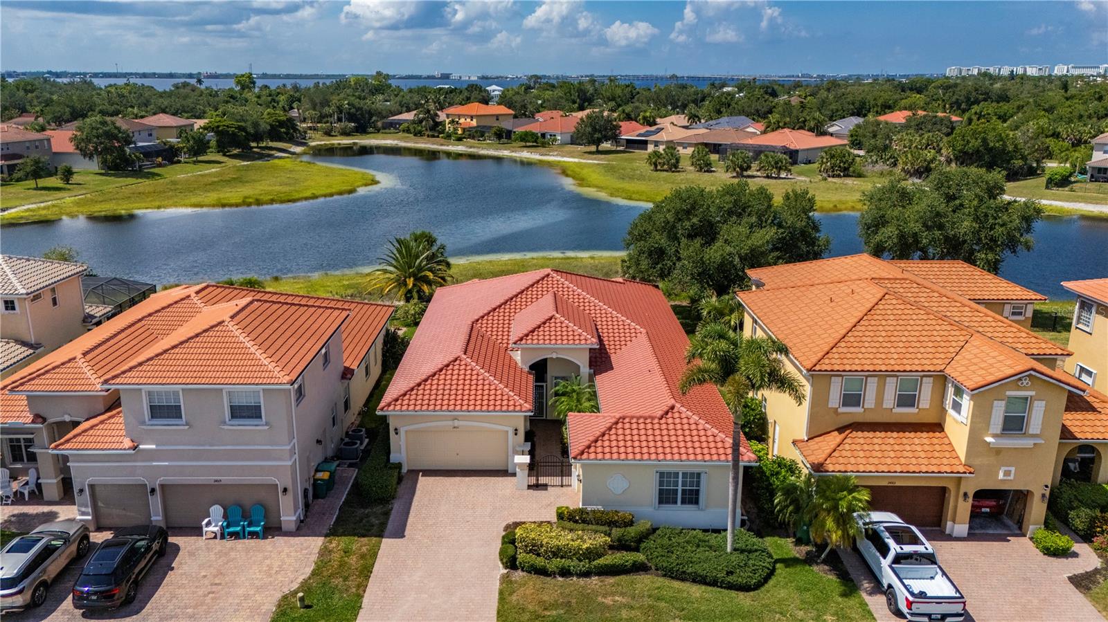 RIVER CLUB - Residential