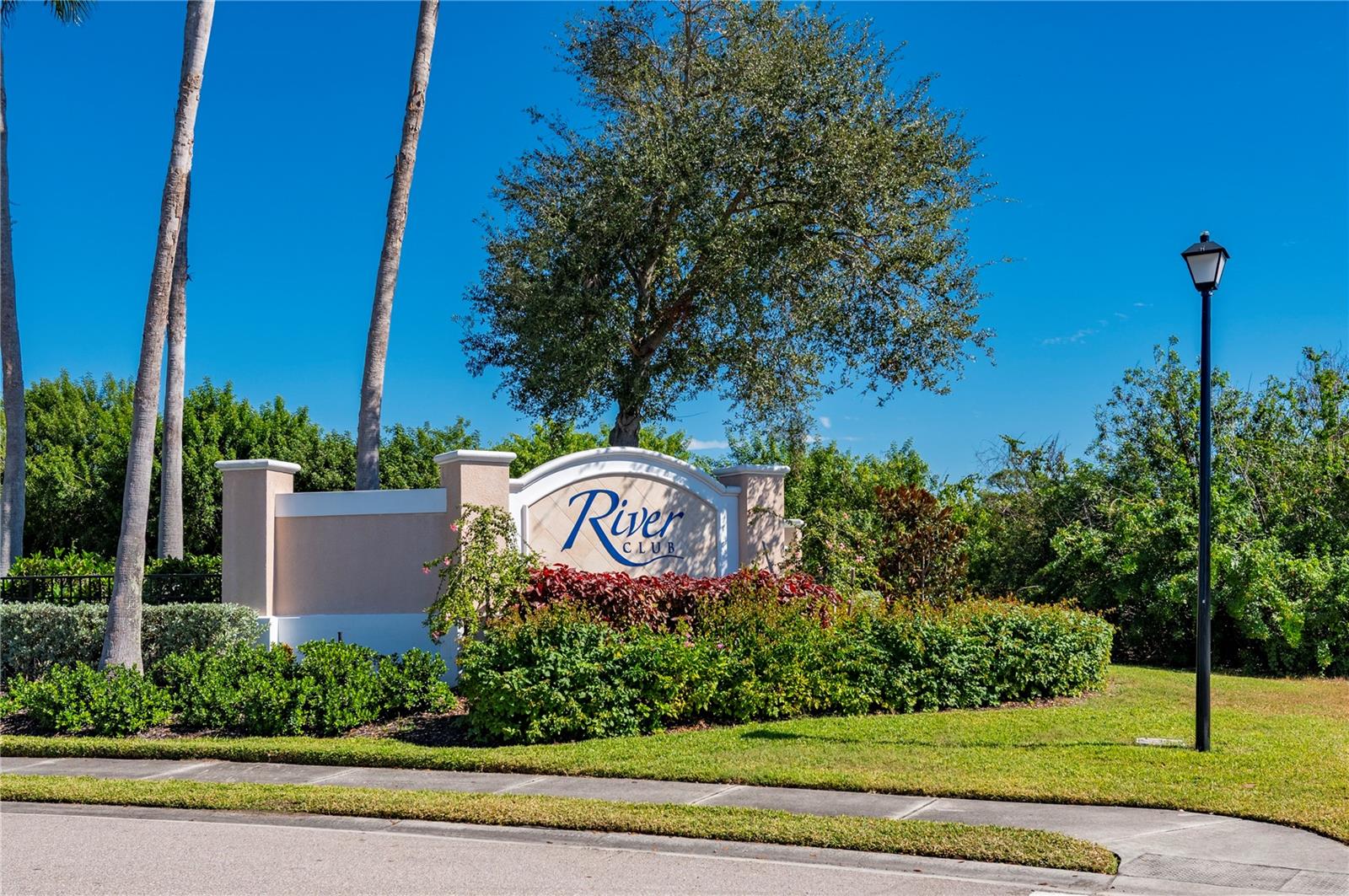 RIVER CLUB - Residential