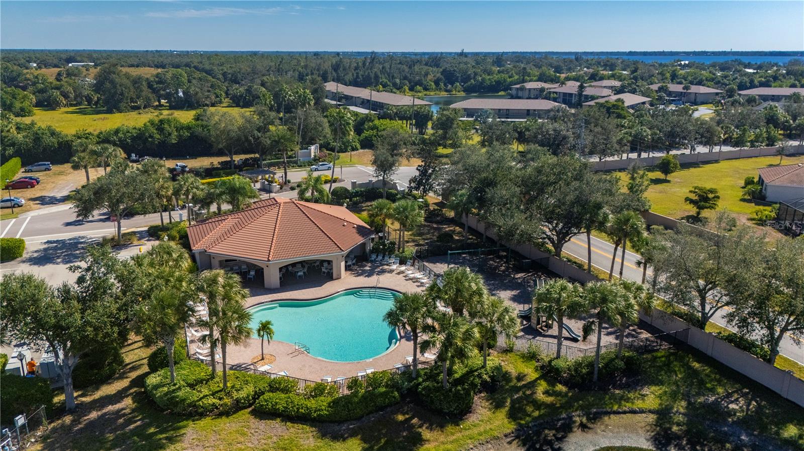 RIVER CLUB - Residential