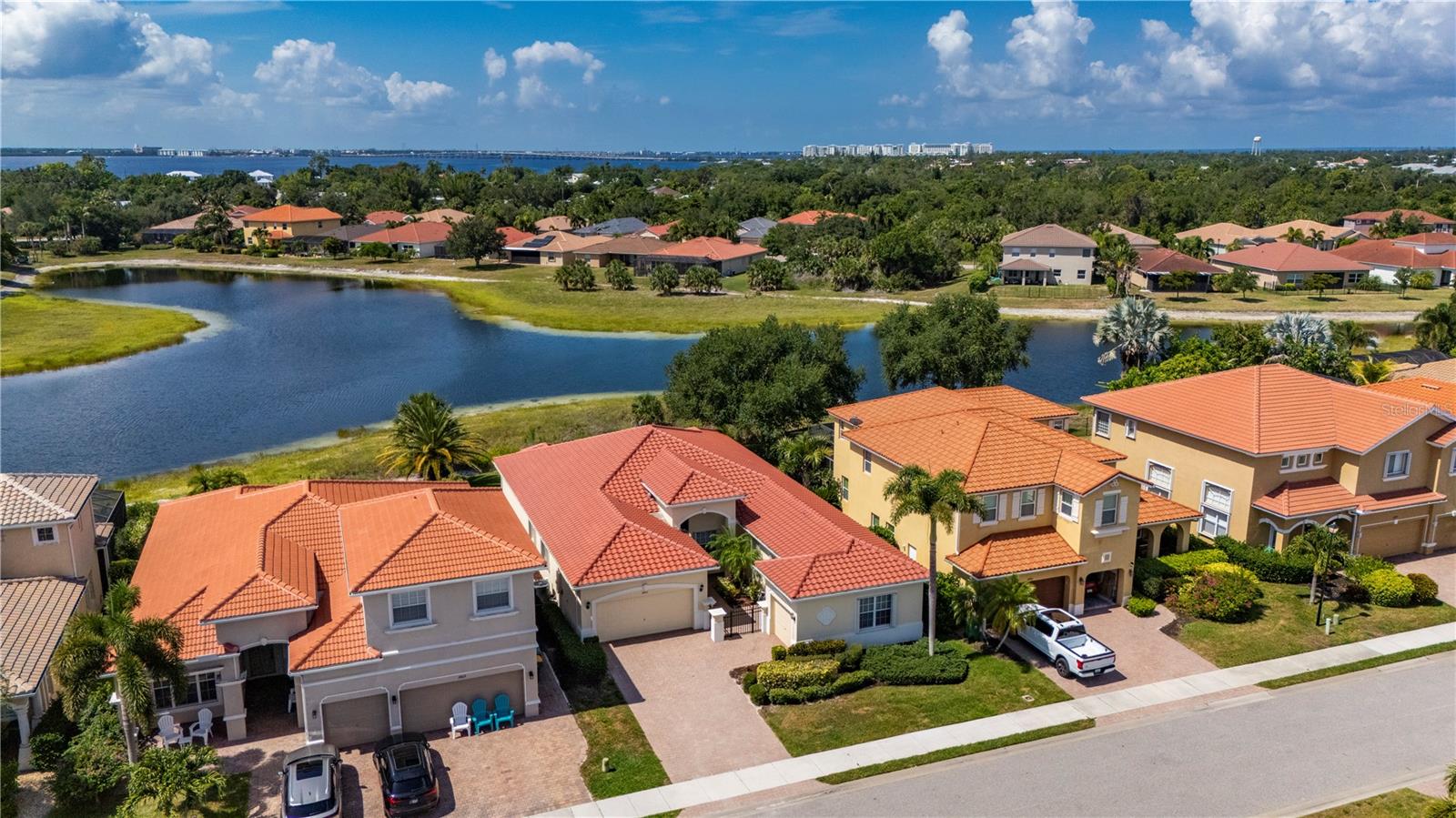 RIVER CLUB - Residential