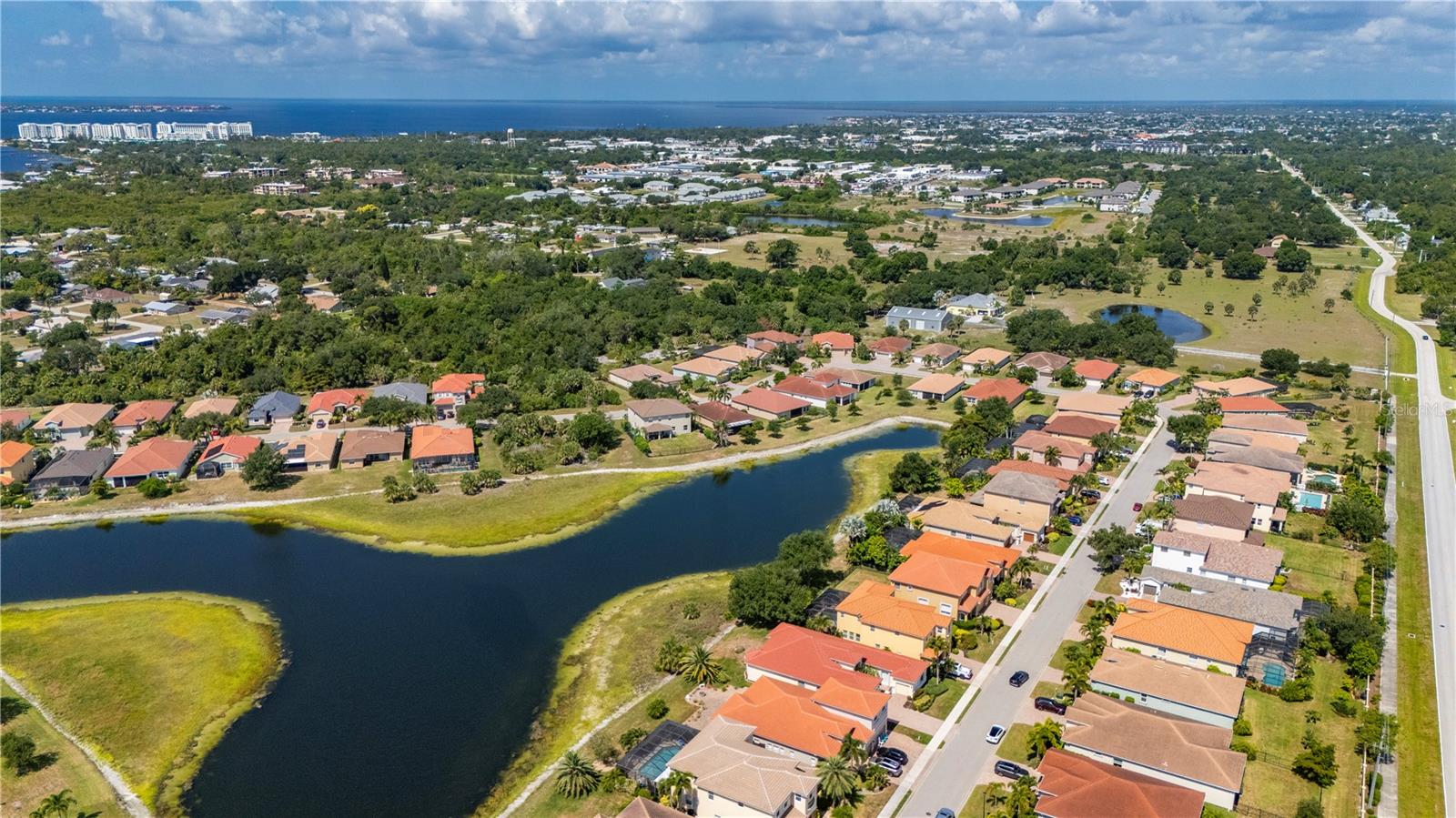 RIVER CLUB - Residential