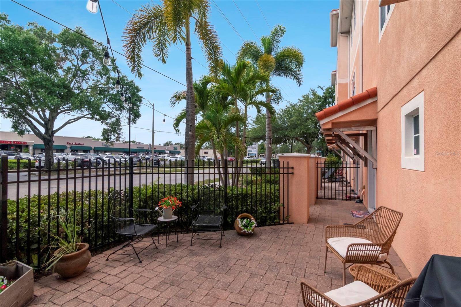 ALCAZAR CONDO - Residential